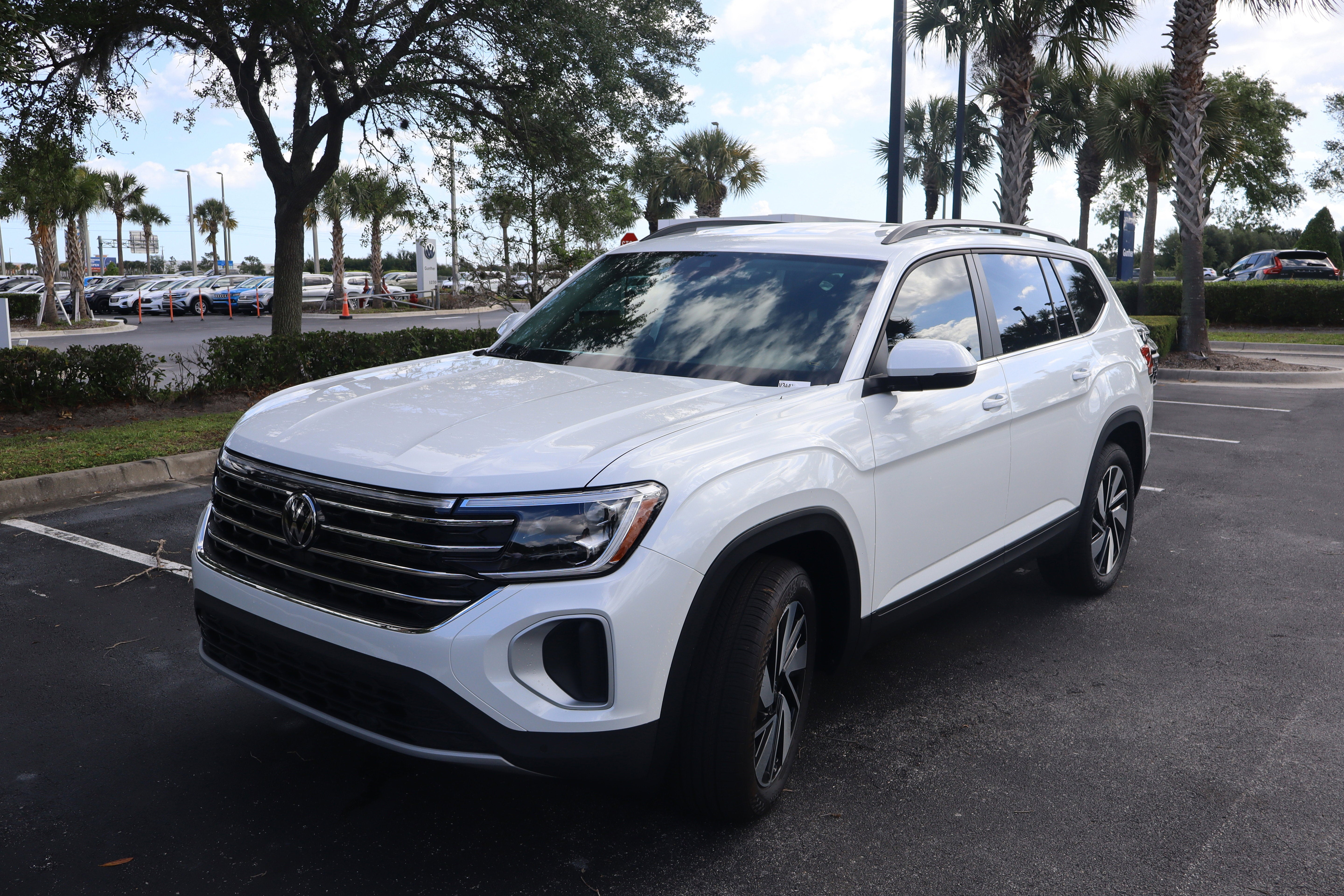 2026 Volkswagen Atlas 2.0T SE w/Technology