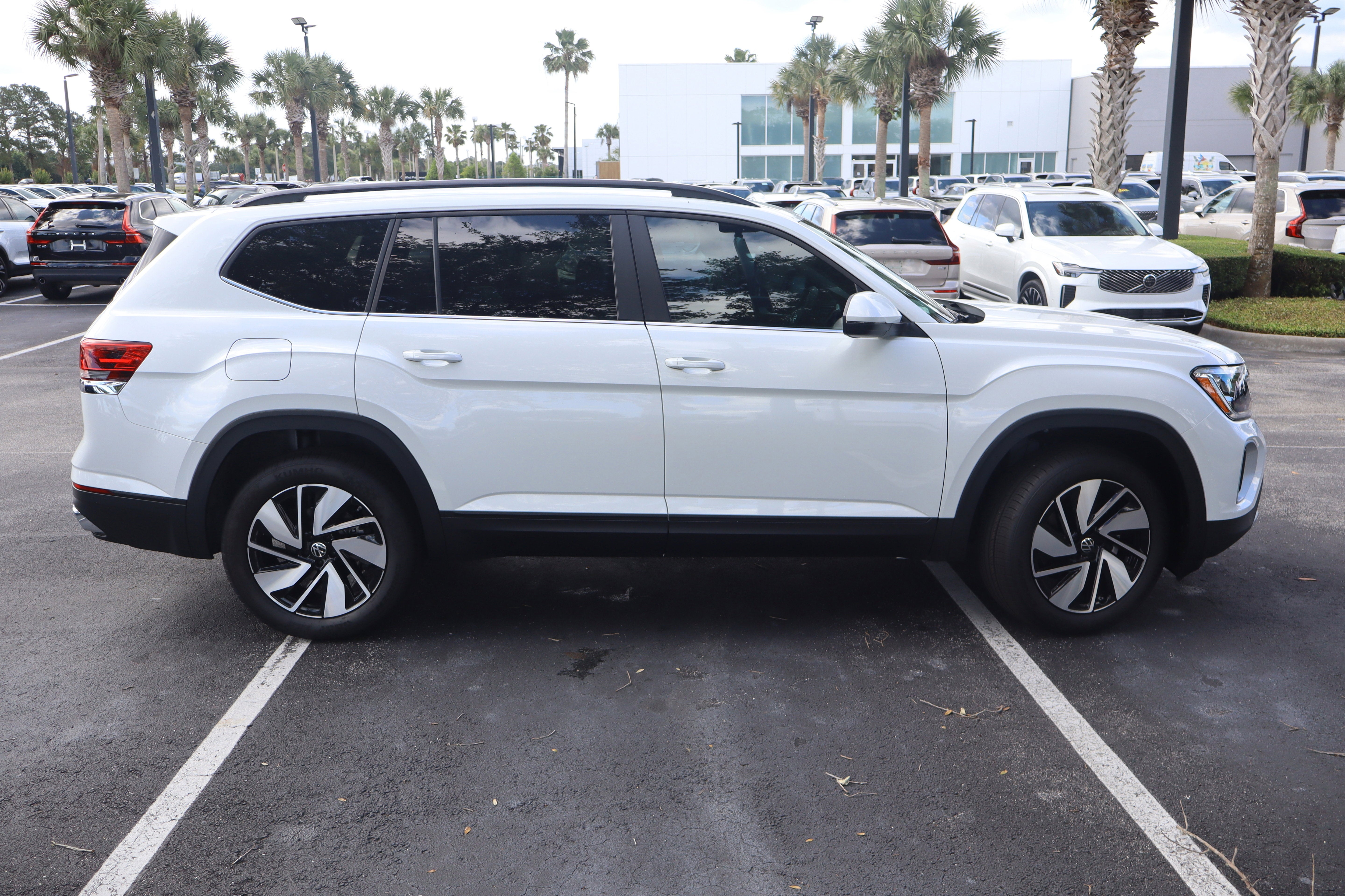 2026 Volkswagen Atlas 2.0T SE w/Technology