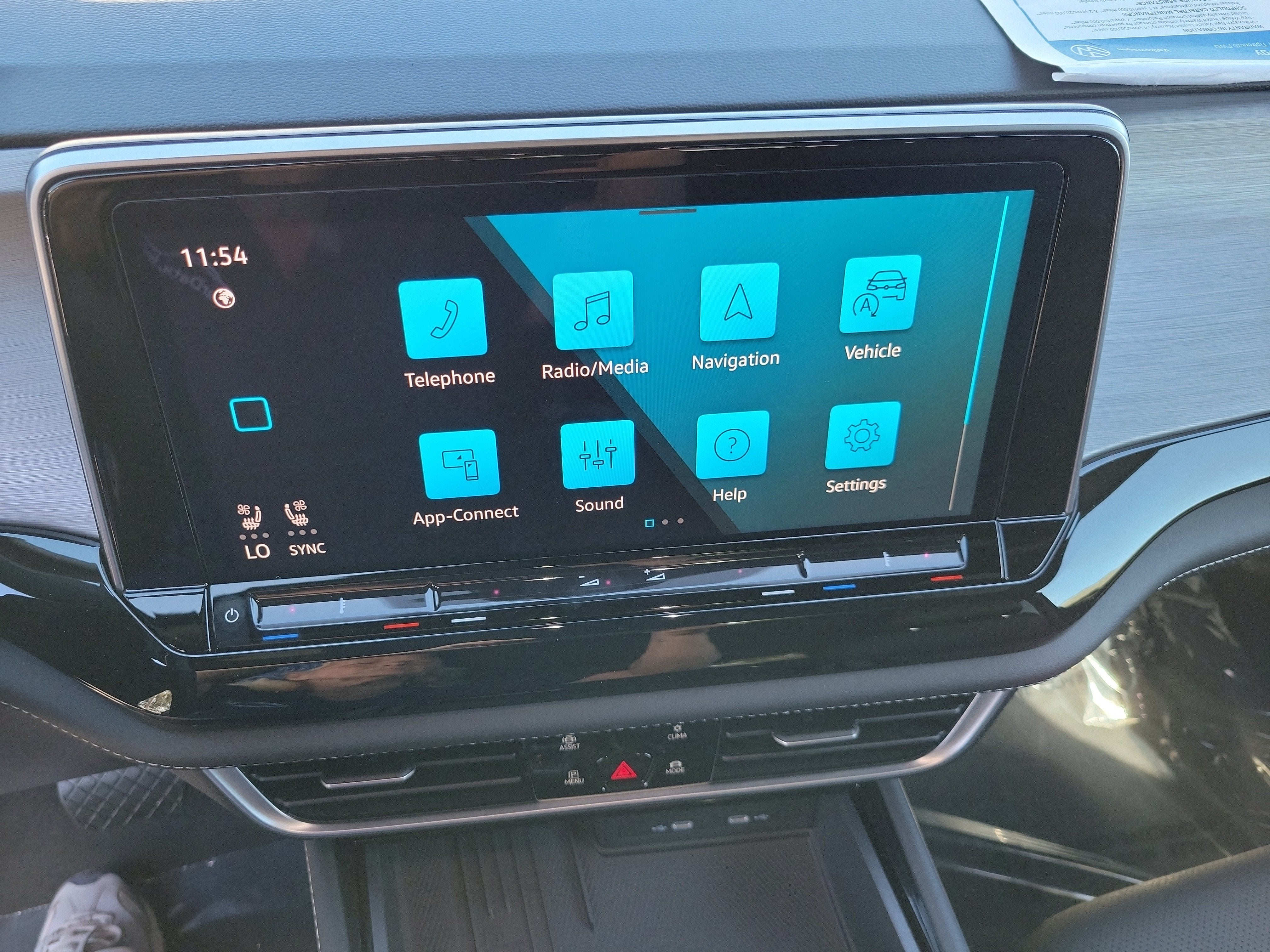 2026 Volkswagen Atlas Cross Sport 2.0T SE w/Technology