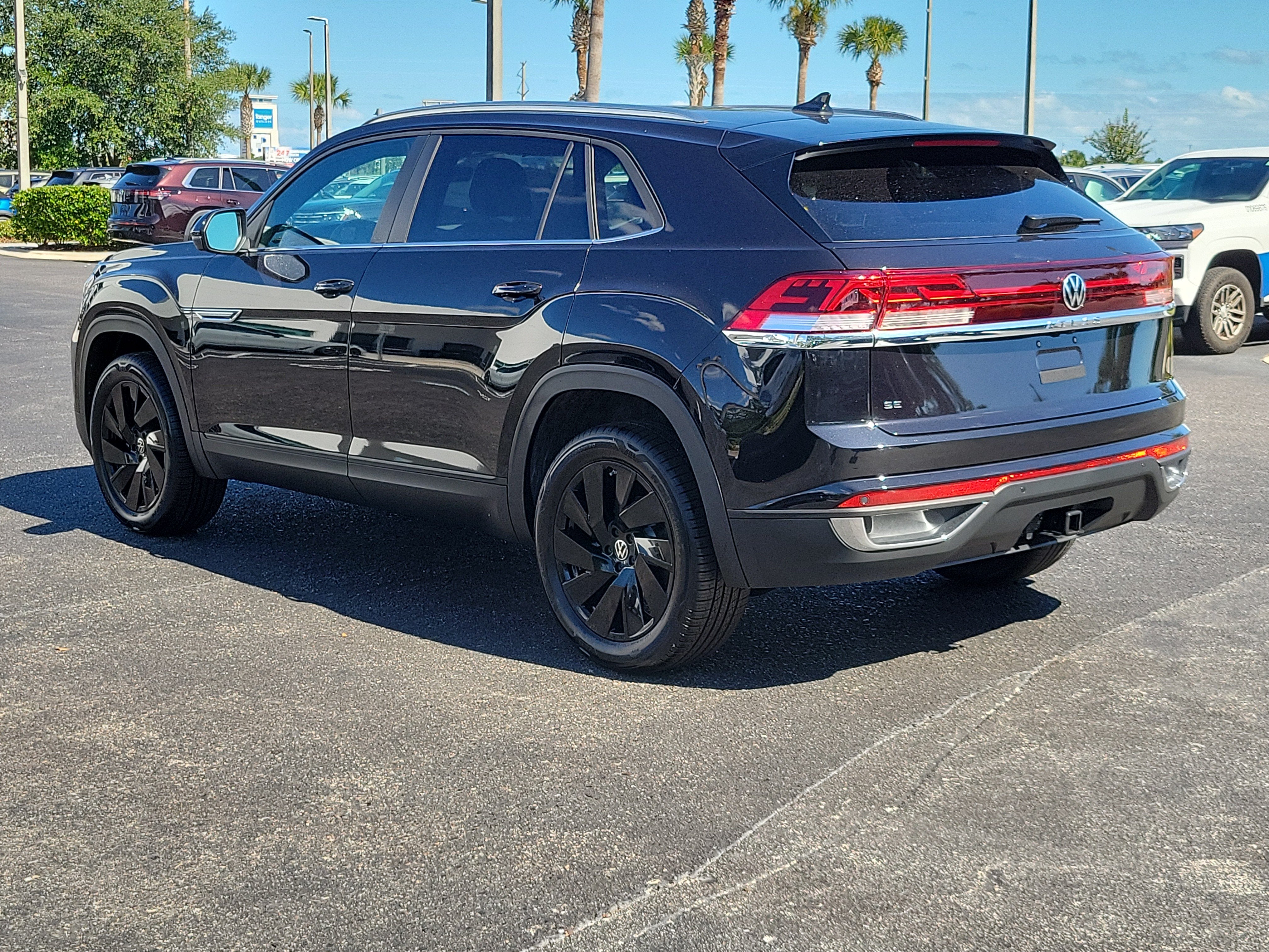 2026 Volkswagen Atlas Cross Sport 2.0T SE w/Technology