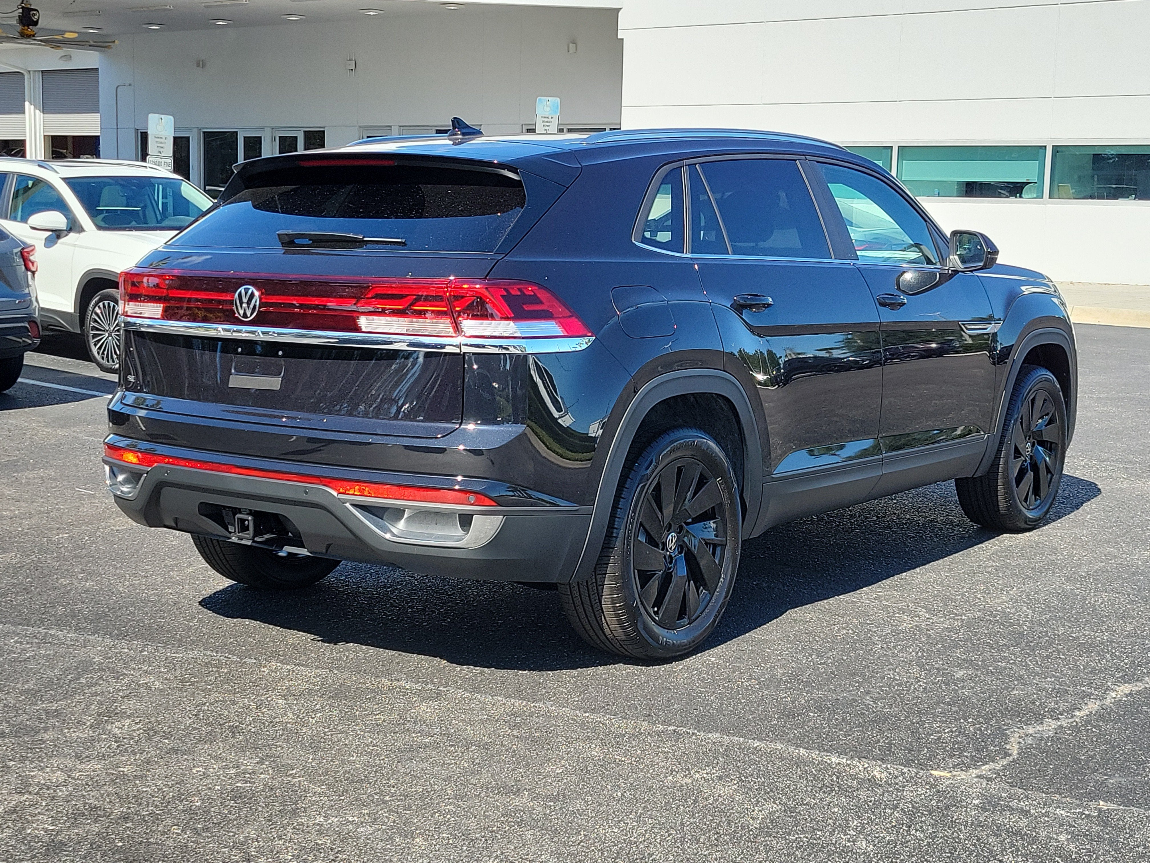 2026 Volkswagen Atlas Cross Sport 2.0T SE w/Technology