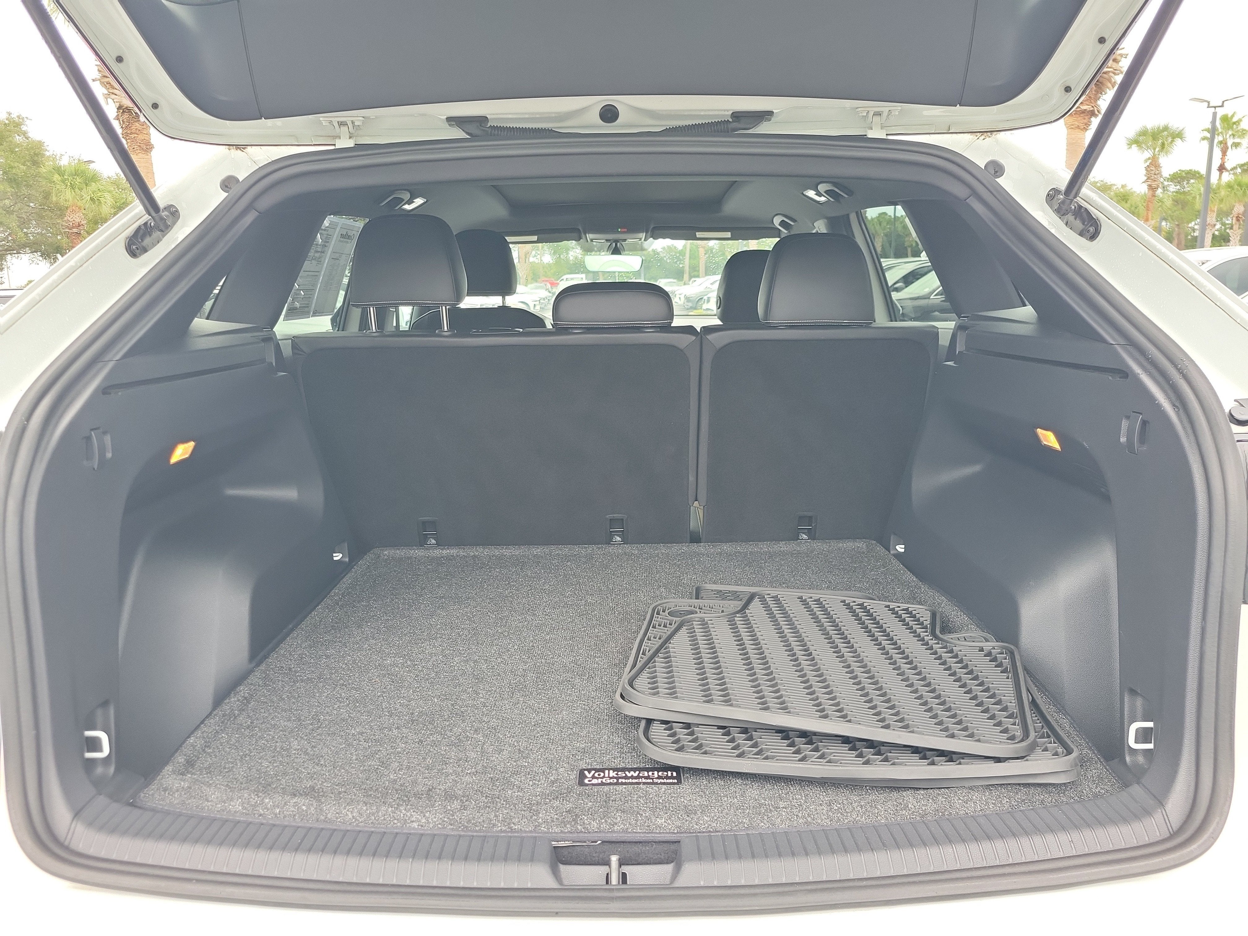 2022 Volkswagen Atlas Cross Sport 3.6L V6 SE w/Technology