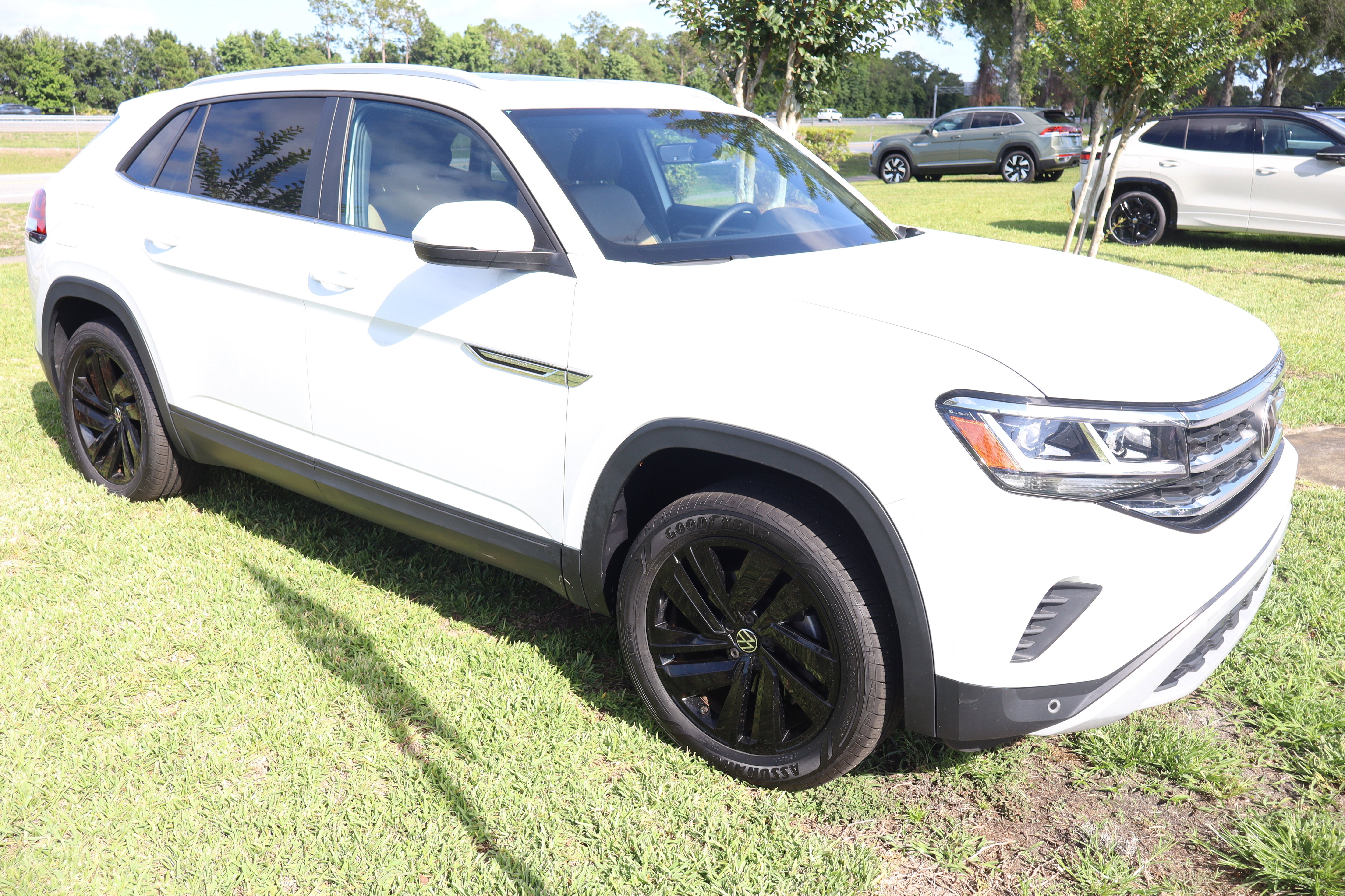 2022 Volkswagen Atlas Cross Sport 3.6L V6 SE w/Technology