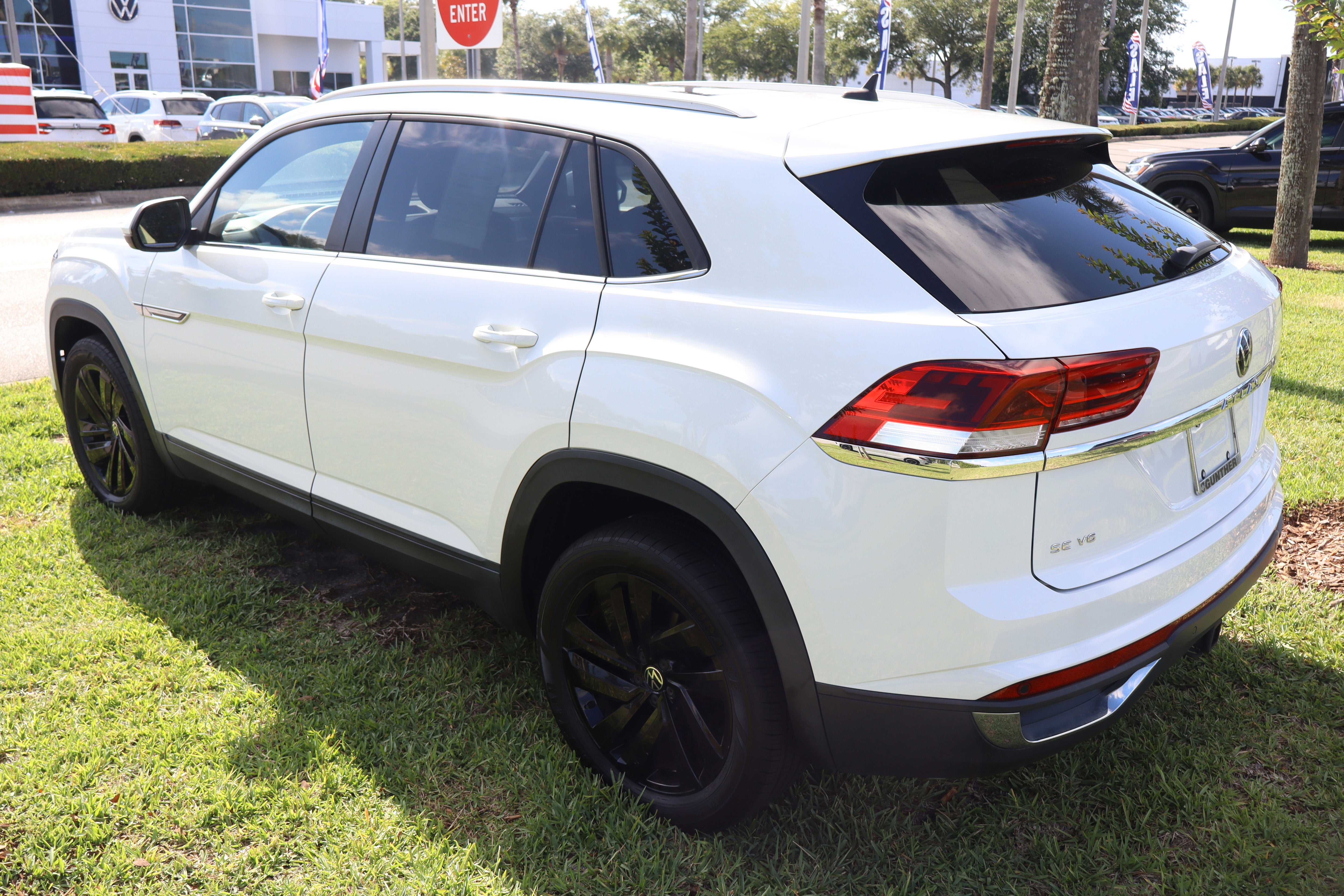 2022 Volkswagen Atlas Cross Sport 3.6L V6 SE w/Technology