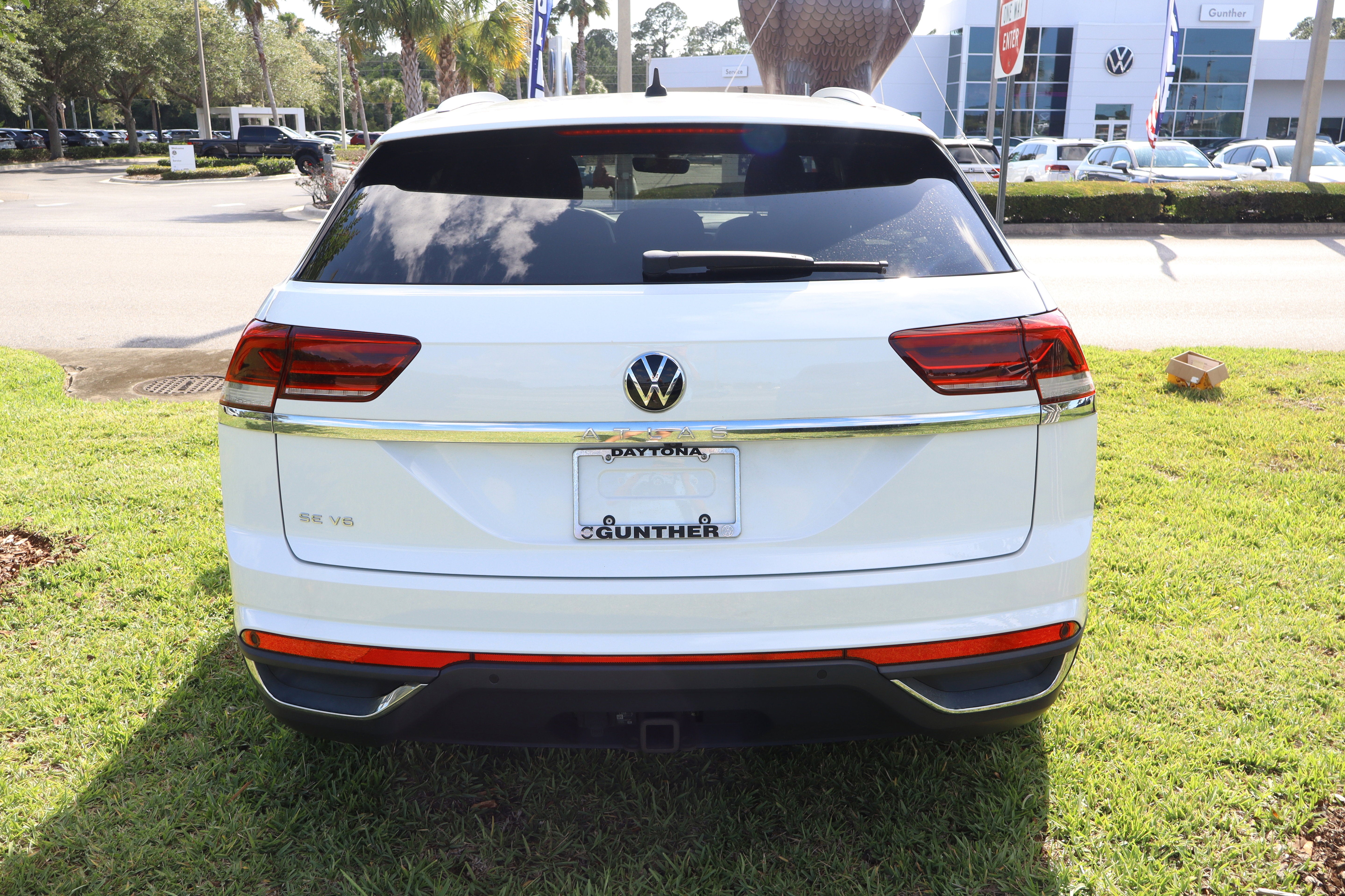 2022 Volkswagen Atlas Cross Sport 3.6L V6 SE w/Technology