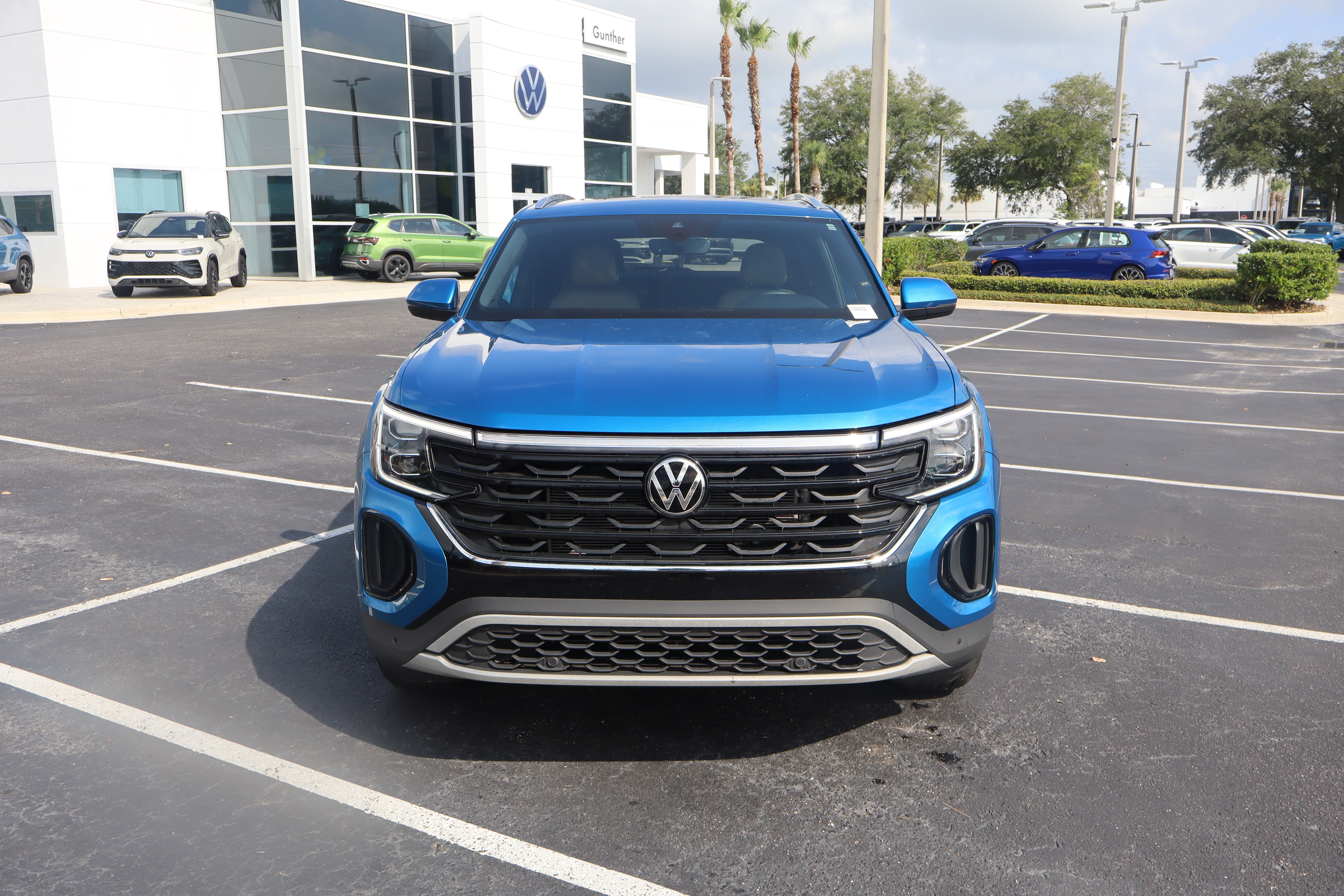2024 Volkswagen Atlas Cross Sport 2.0T SE w/Technology