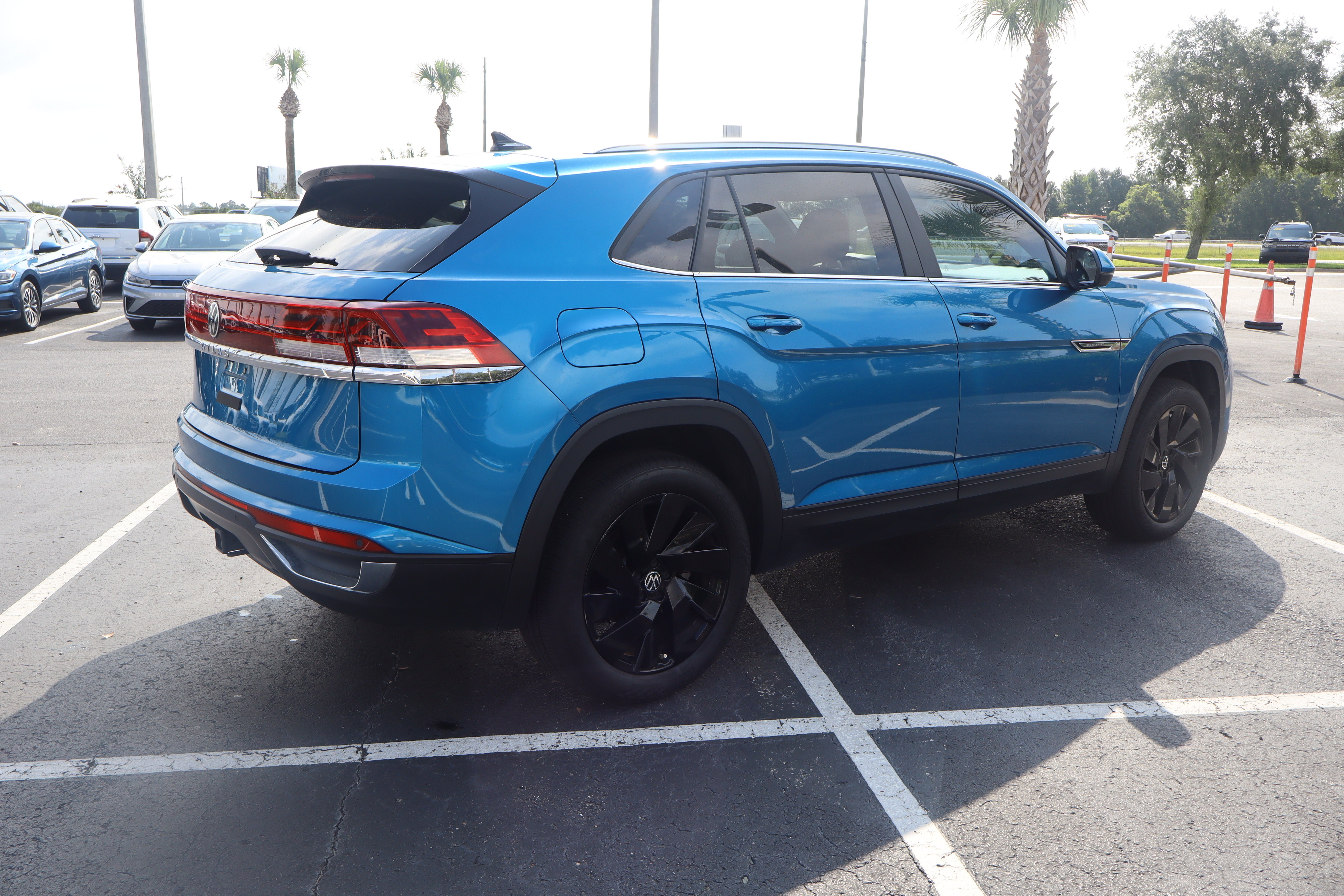 2024 Volkswagen Atlas Cross Sport 2.0T SE w/Technology