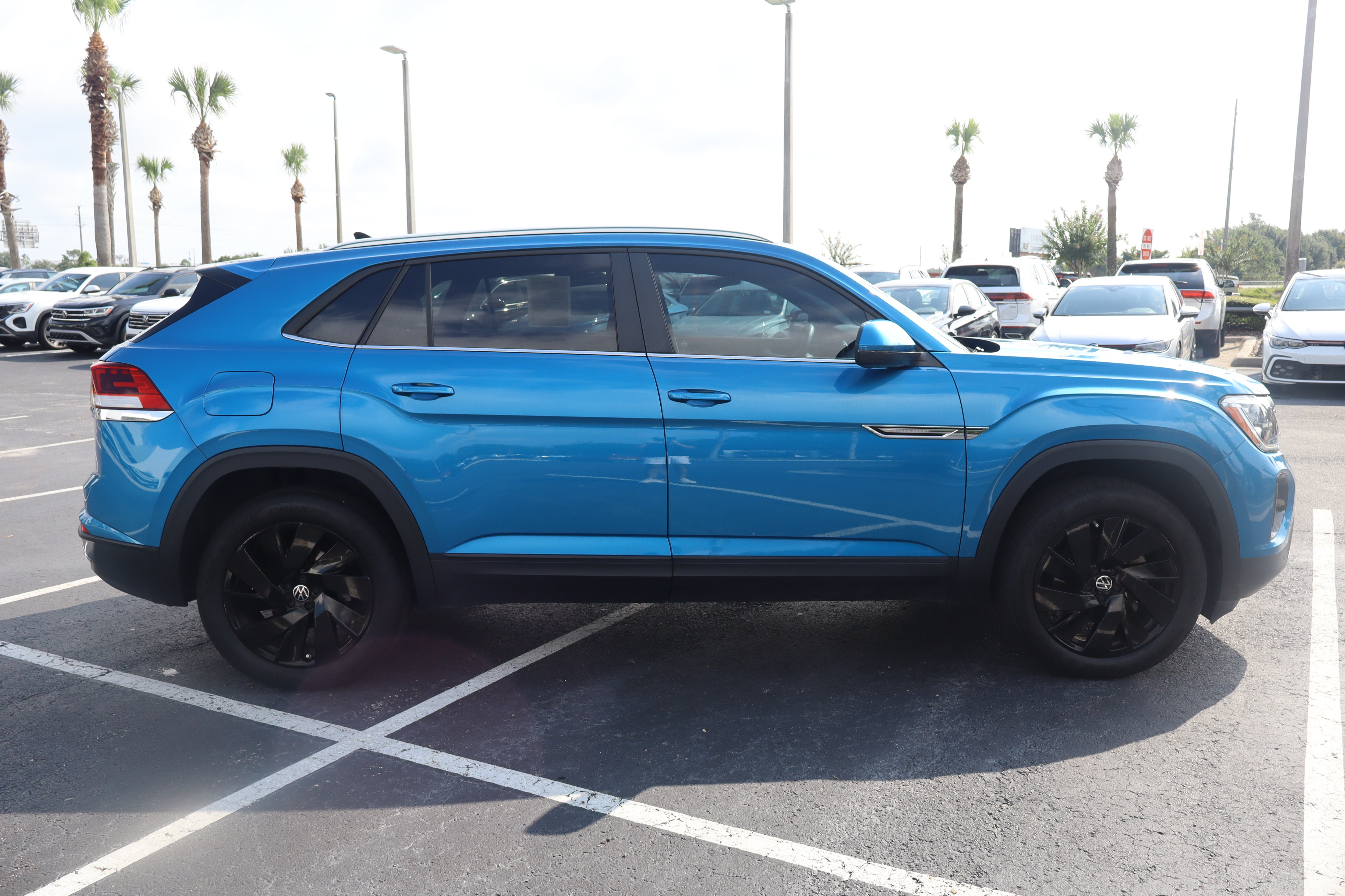 2024 Volkswagen Atlas Cross Sport 2.0T SE w/Technology
