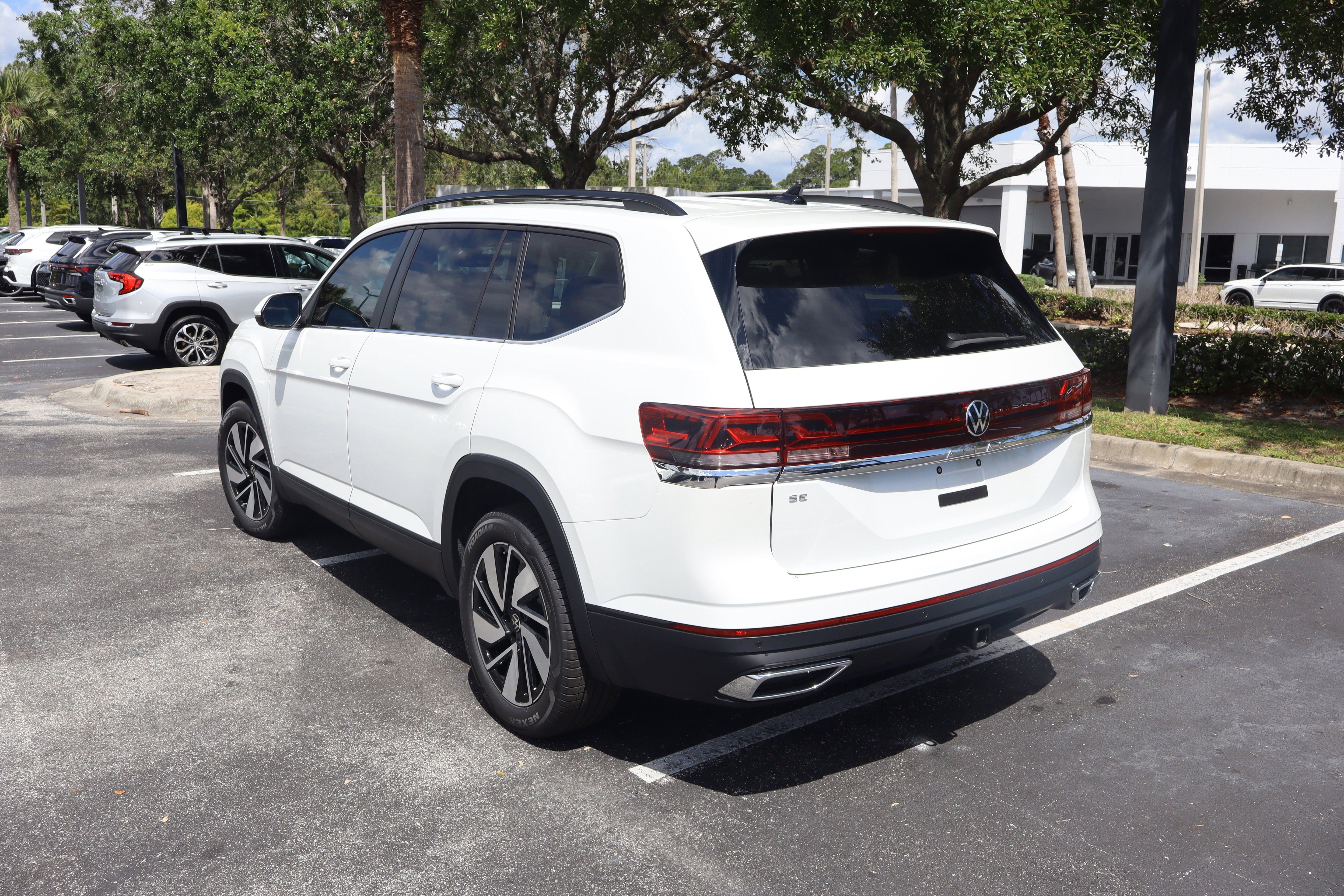 2026 Volkswagen Atlas 2.0T SE w/Technology