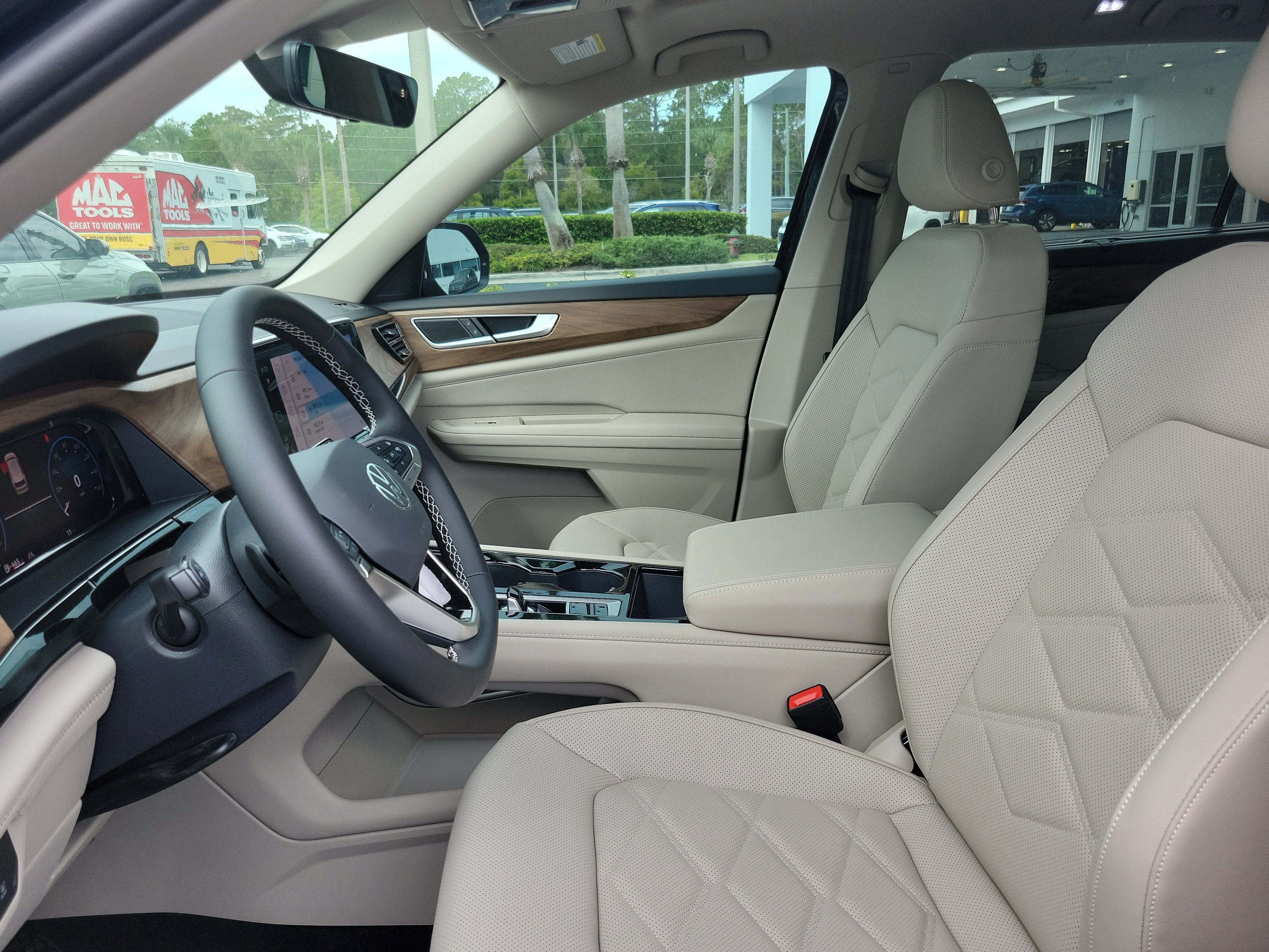 2026 Volkswagen Atlas 2.0T SE w/Technology