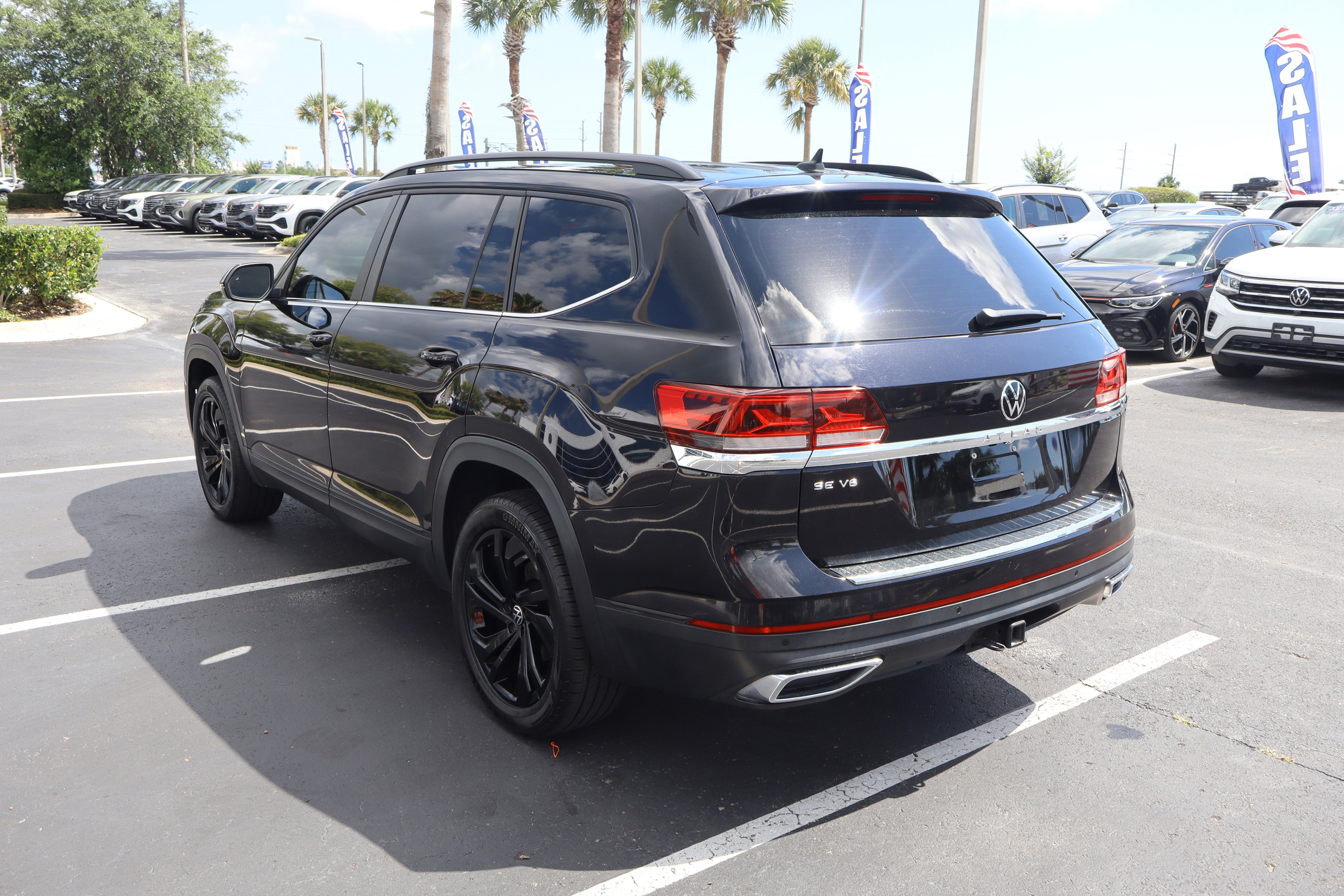 2023 Volkswagen Atlas 3.6L V6 SE w/Technology