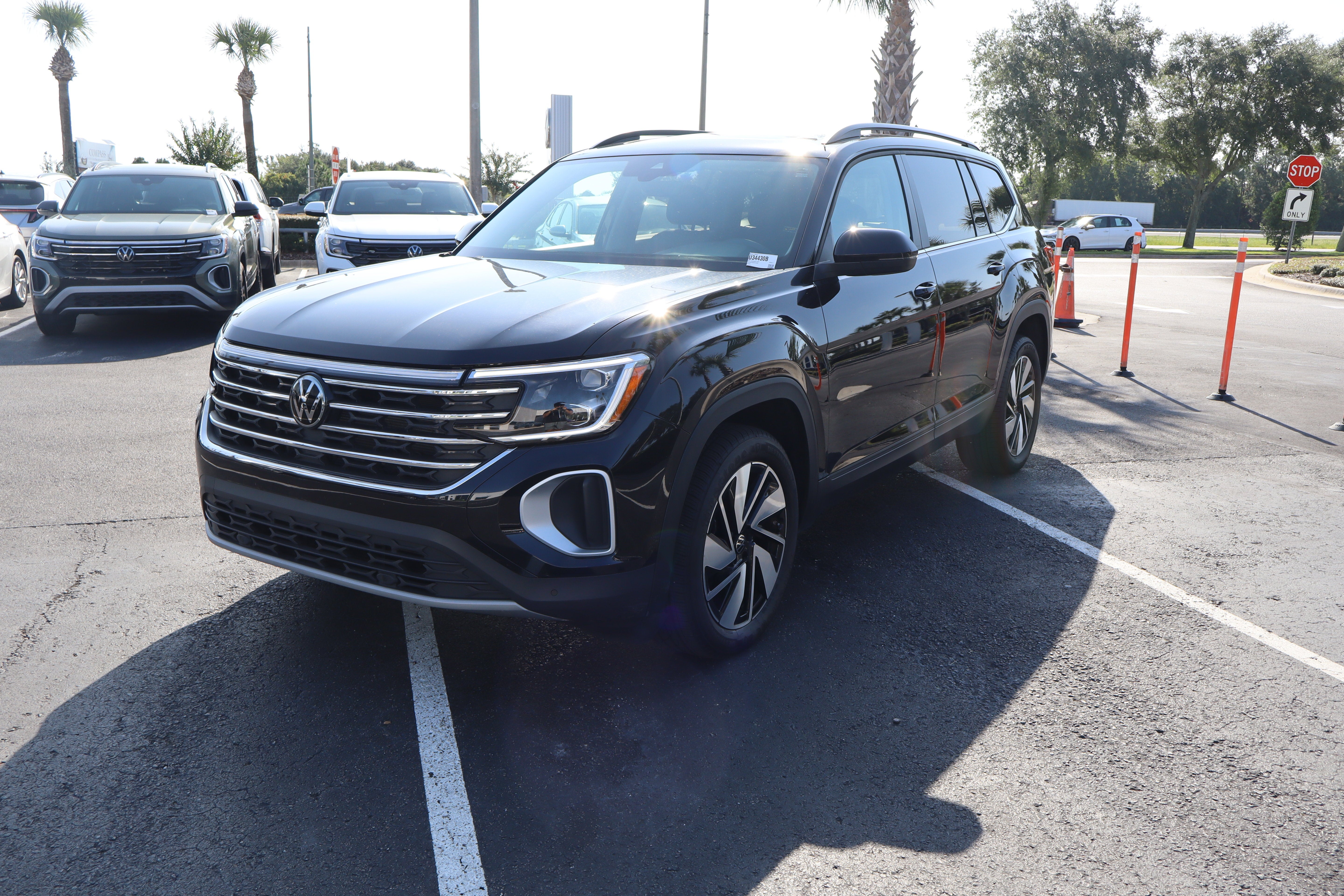 2024 Volkswagen Atlas 2.0T SE w/Technology