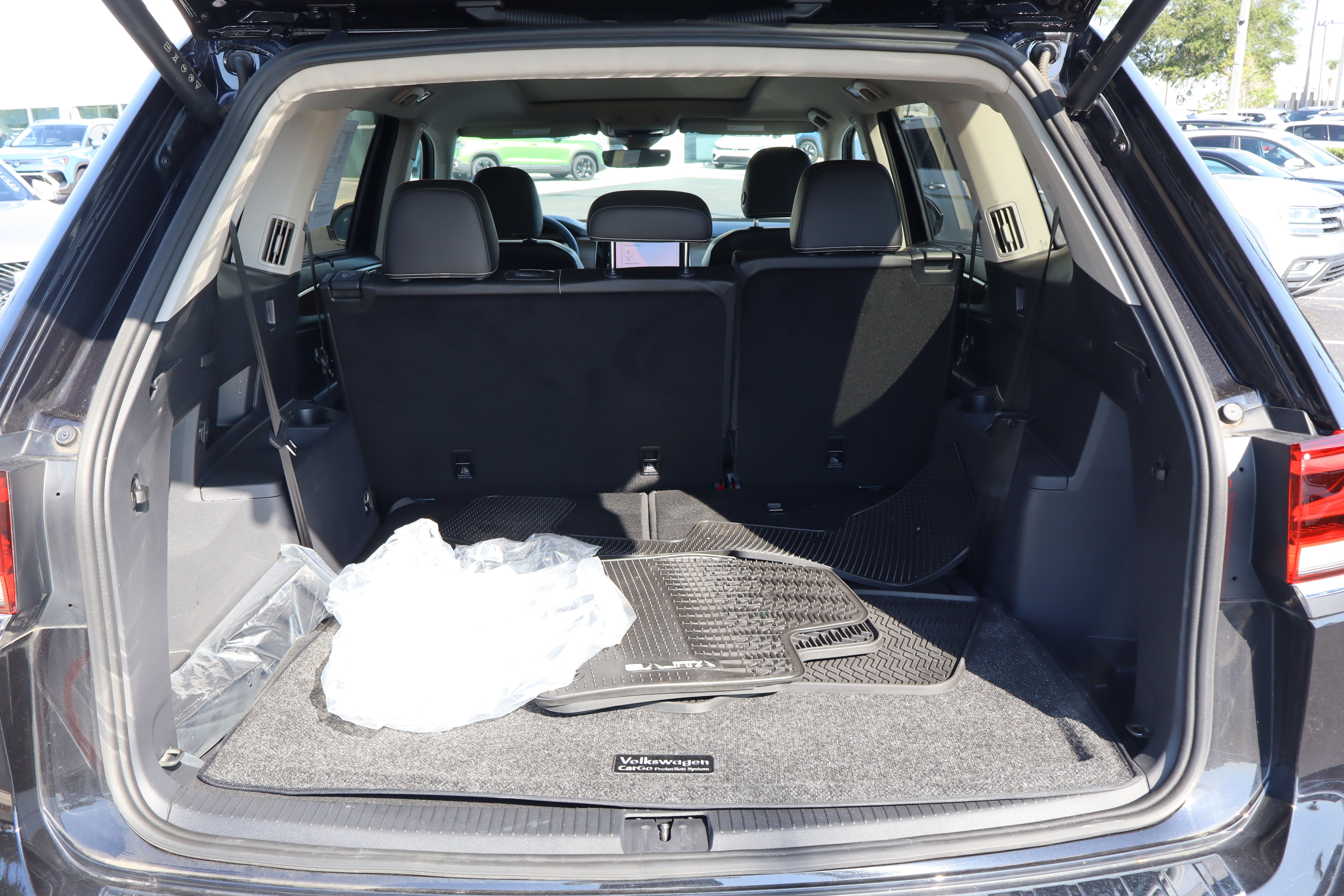2024 Volkswagen Atlas 2.0T SE w/Technology