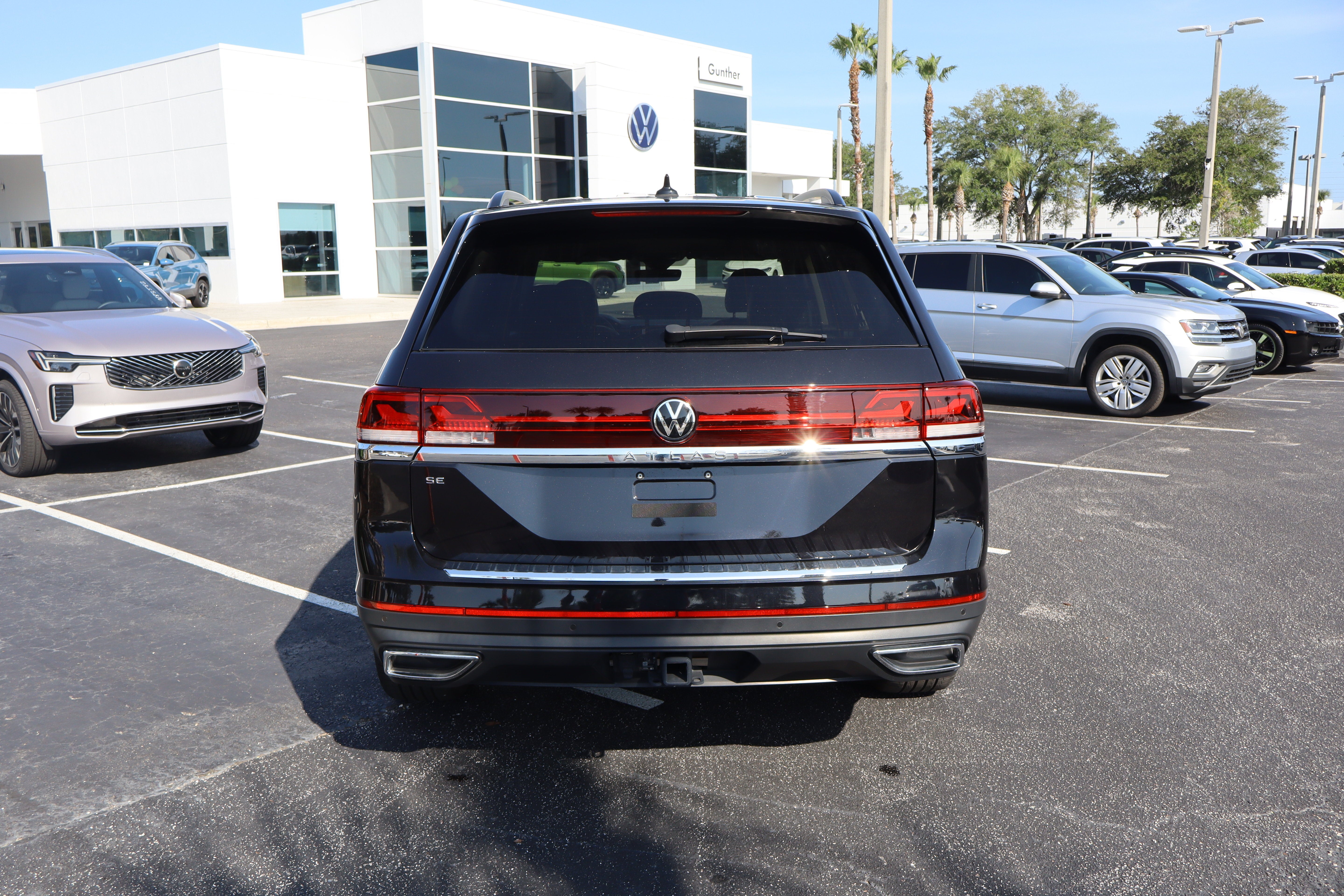 2024 Volkswagen Atlas 2.0T SE w/Technology
