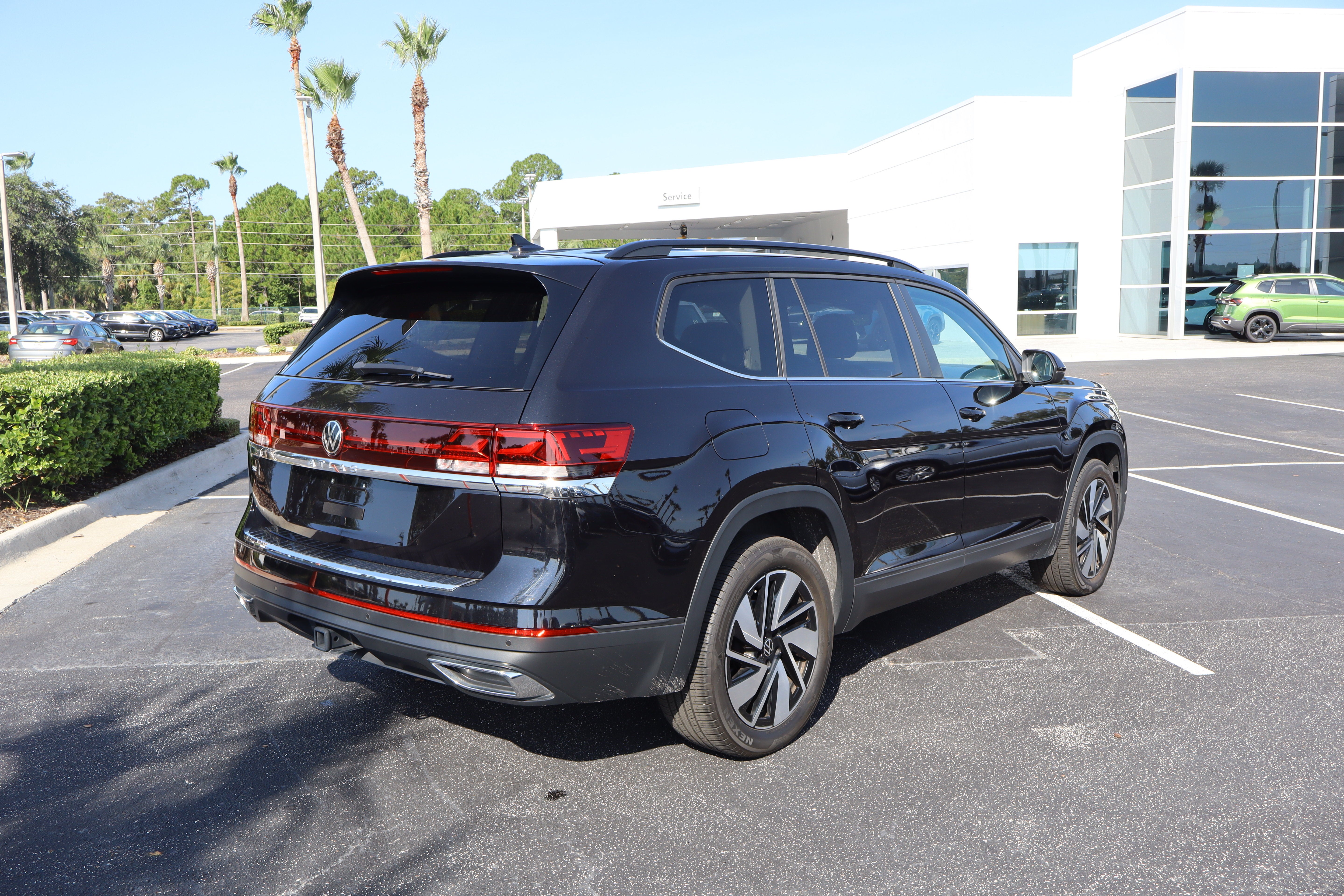 2024 Volkswagen Atlas 2.0T SE w/Technology
