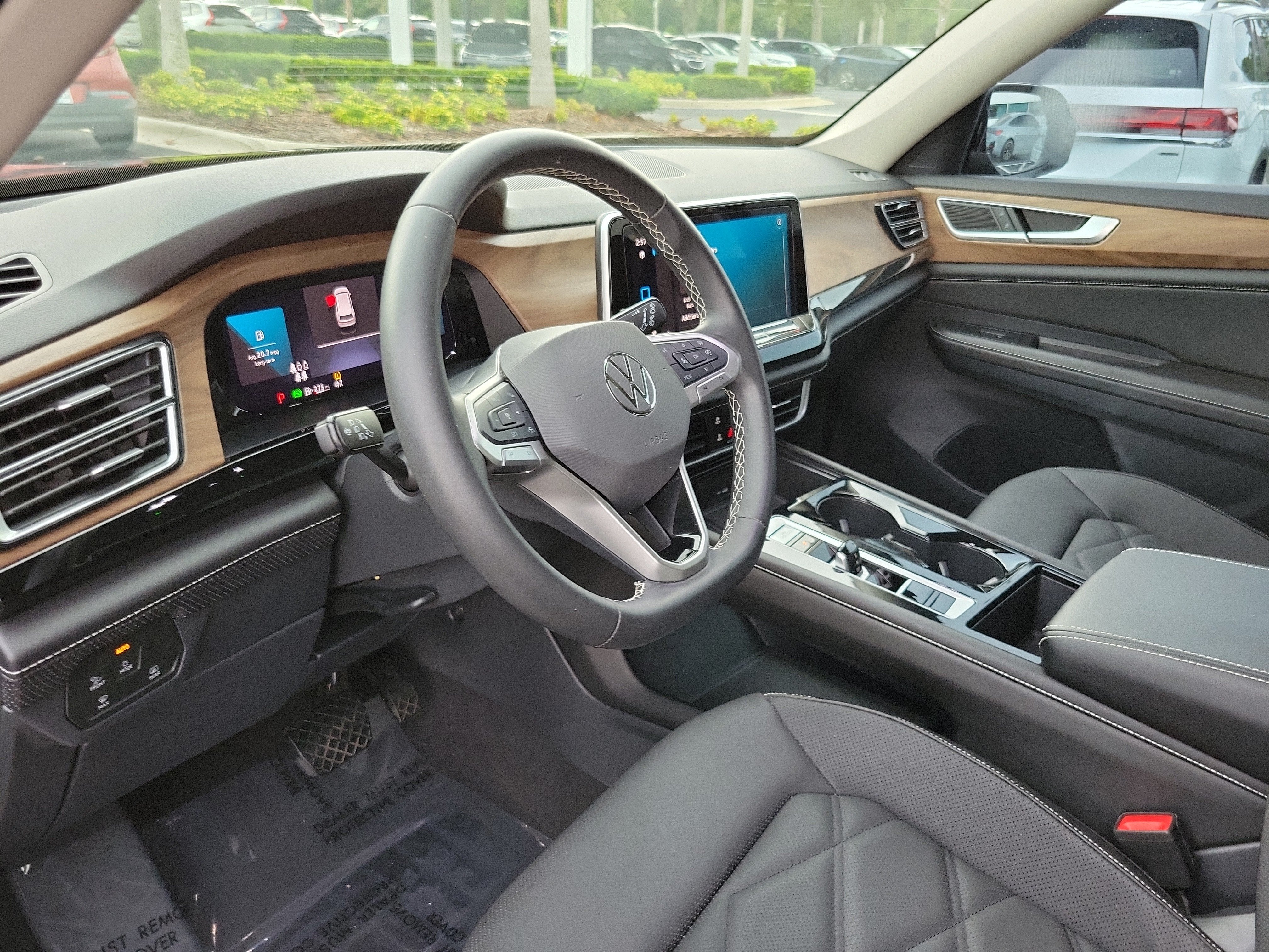 2024 Volkswagen Atlas 2.0T SE w/Technology