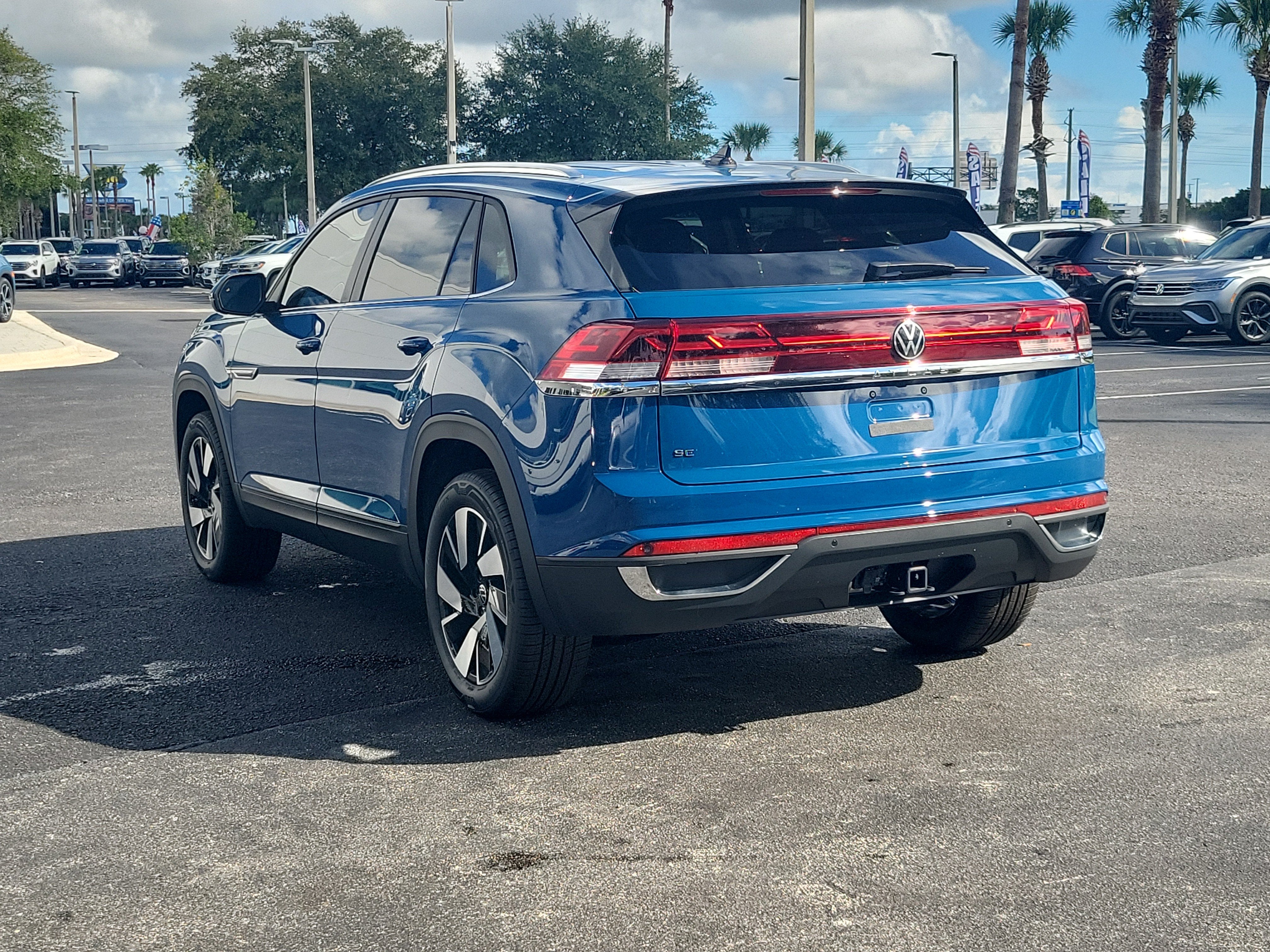 2026 Volkswagen Atlas Cross Sport 2.0T SE w/Technology