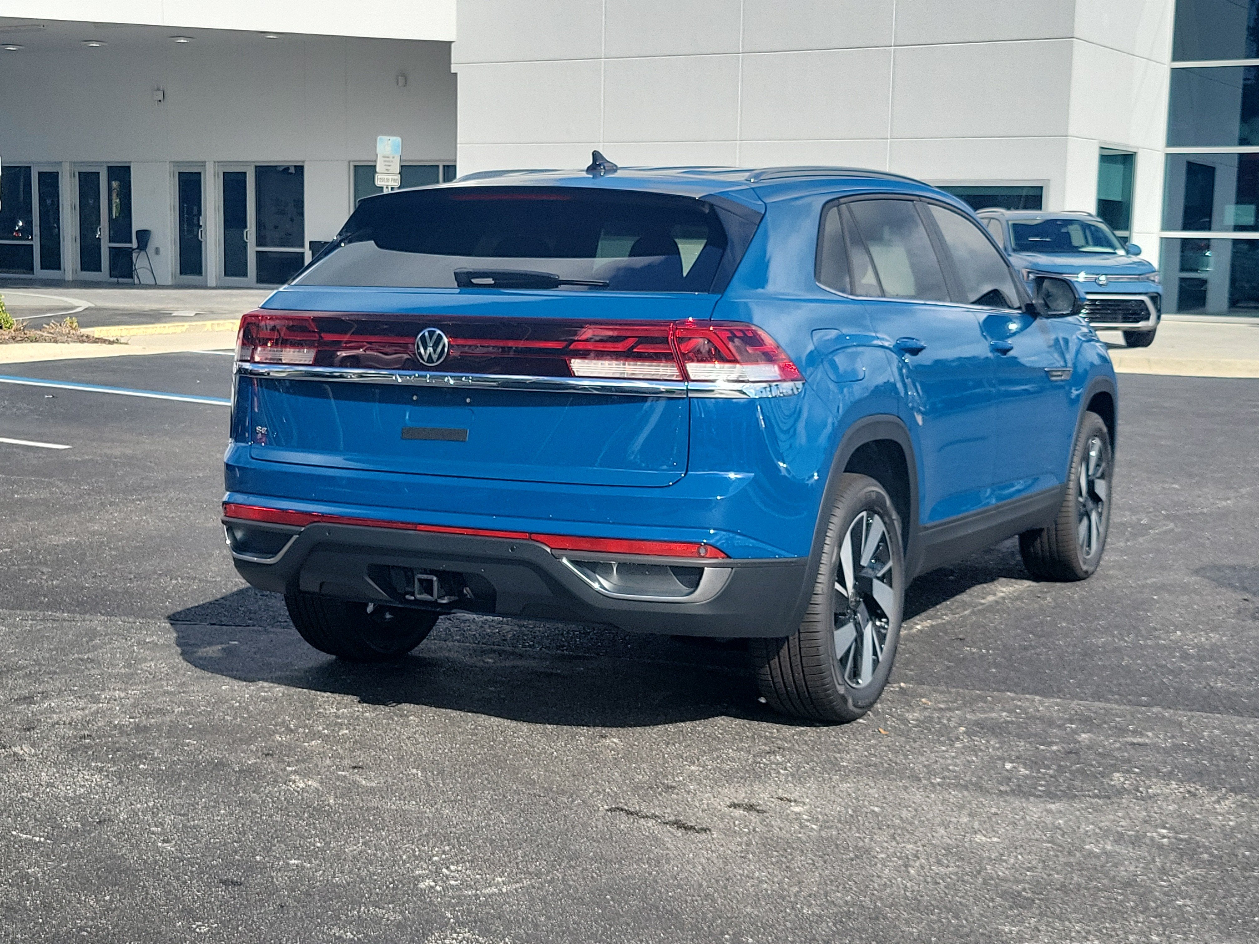 2026 Volkswagen Atlas Cross Sport 2.0T SE w/Technology