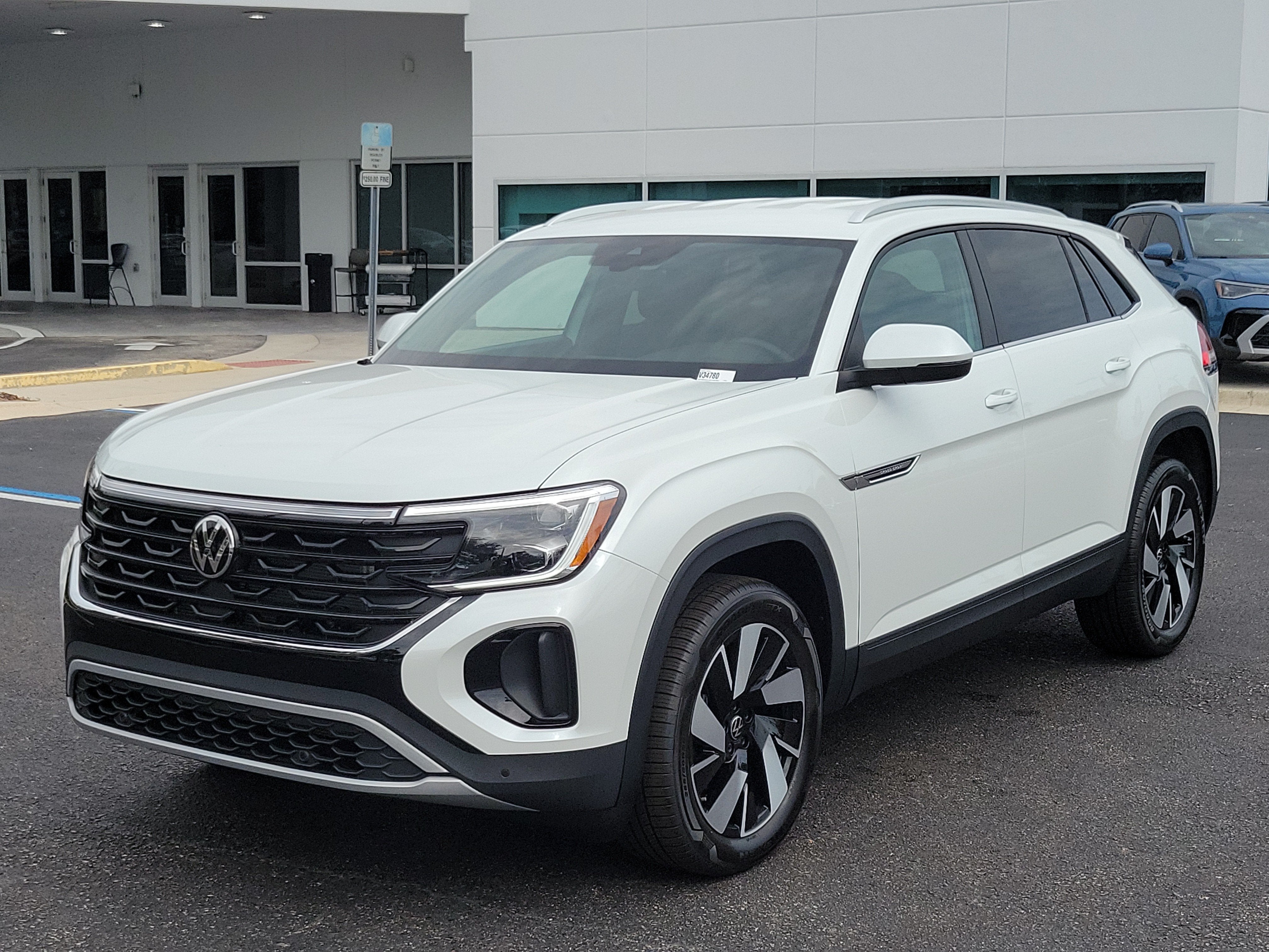 2026 Volkswagen Atlas Cross Sport 2.0T SE w/Technology