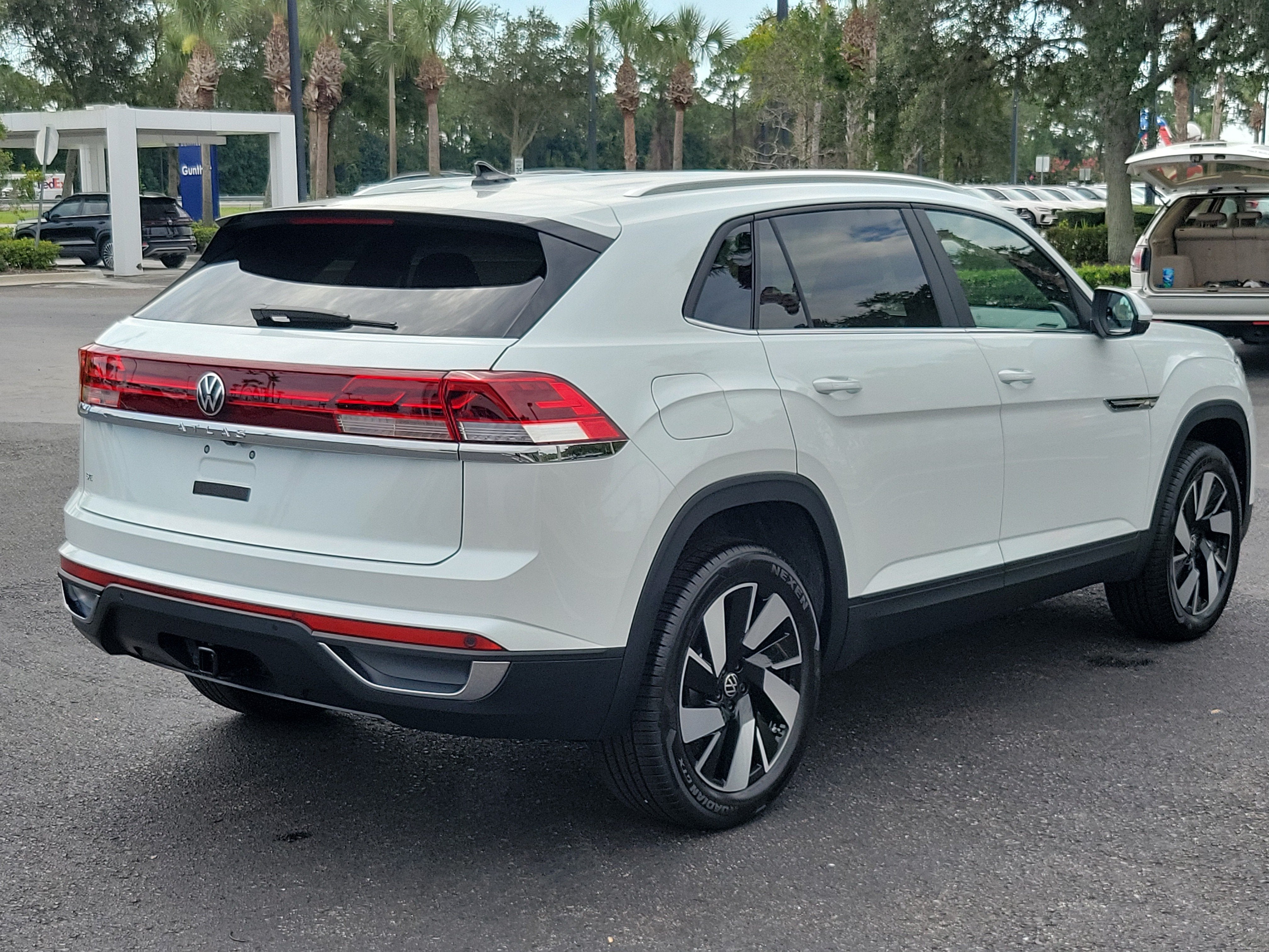 2026 Volkswagen Atlas Cross Sport 2.0T SE w/Technology