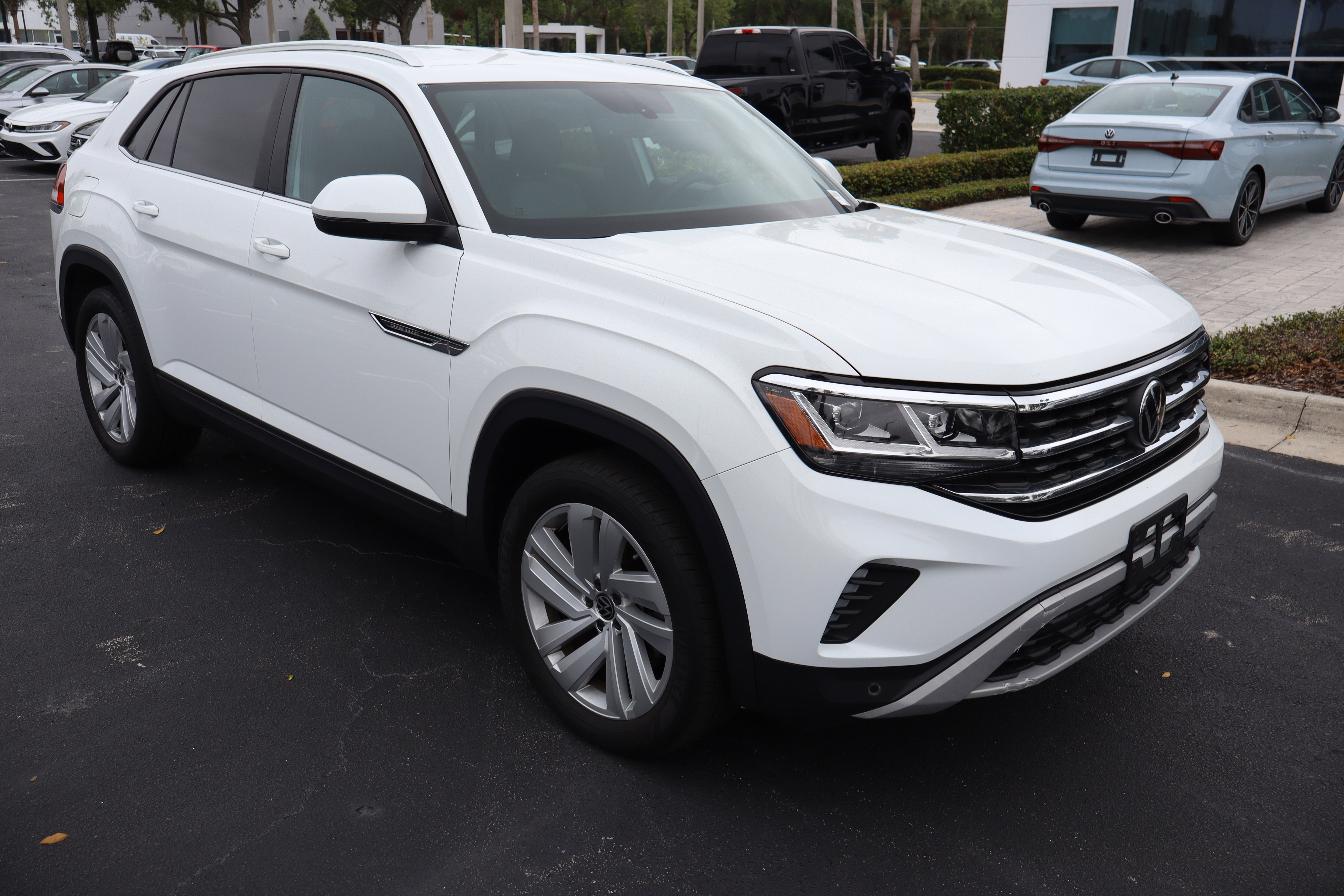 2023 Volkswagen Atlas Cross Sport 2.0T SE w/Technology