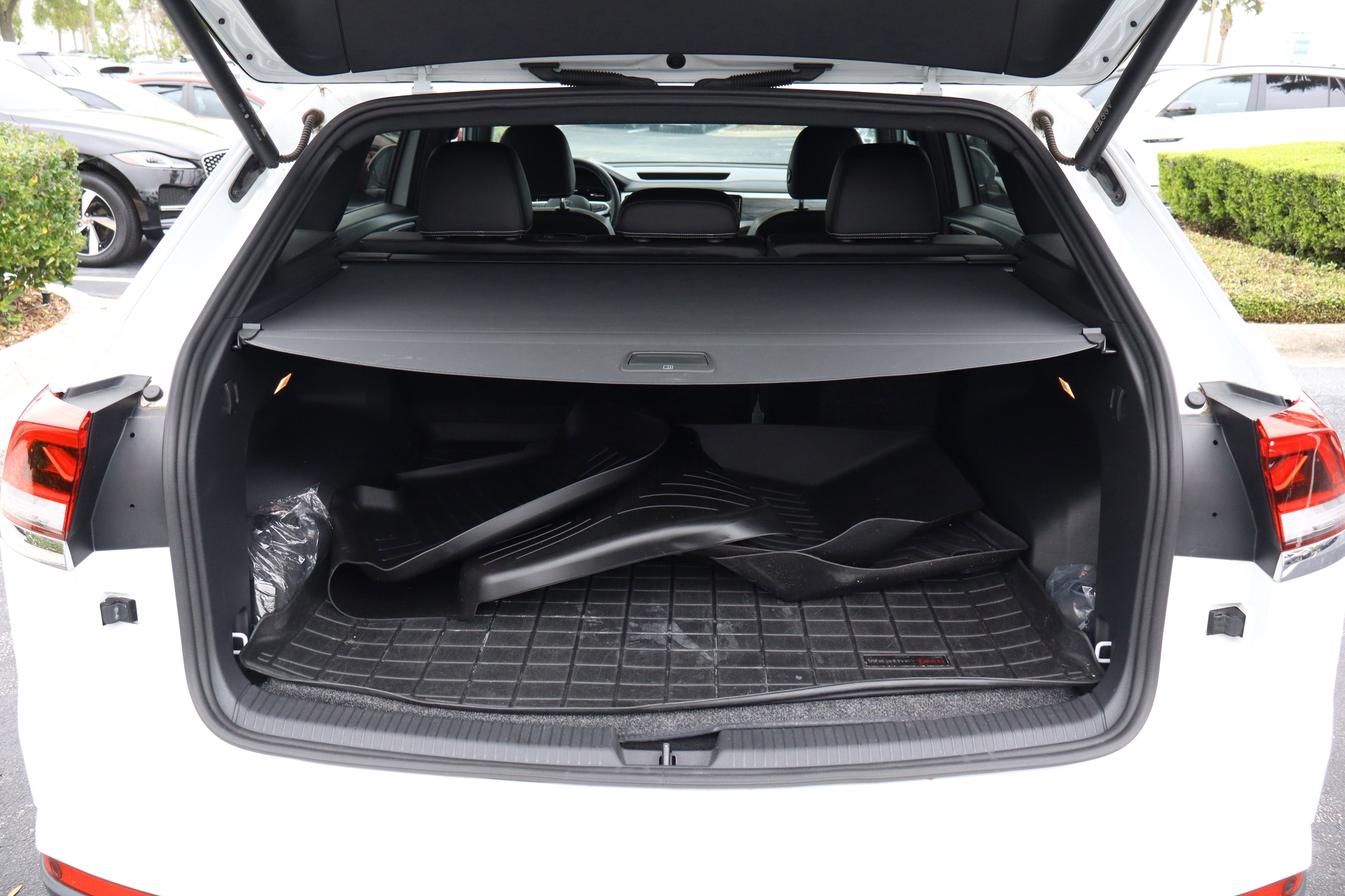 2023 Volkswagen Atlas Cross Sport 2.0T SE w/Technology