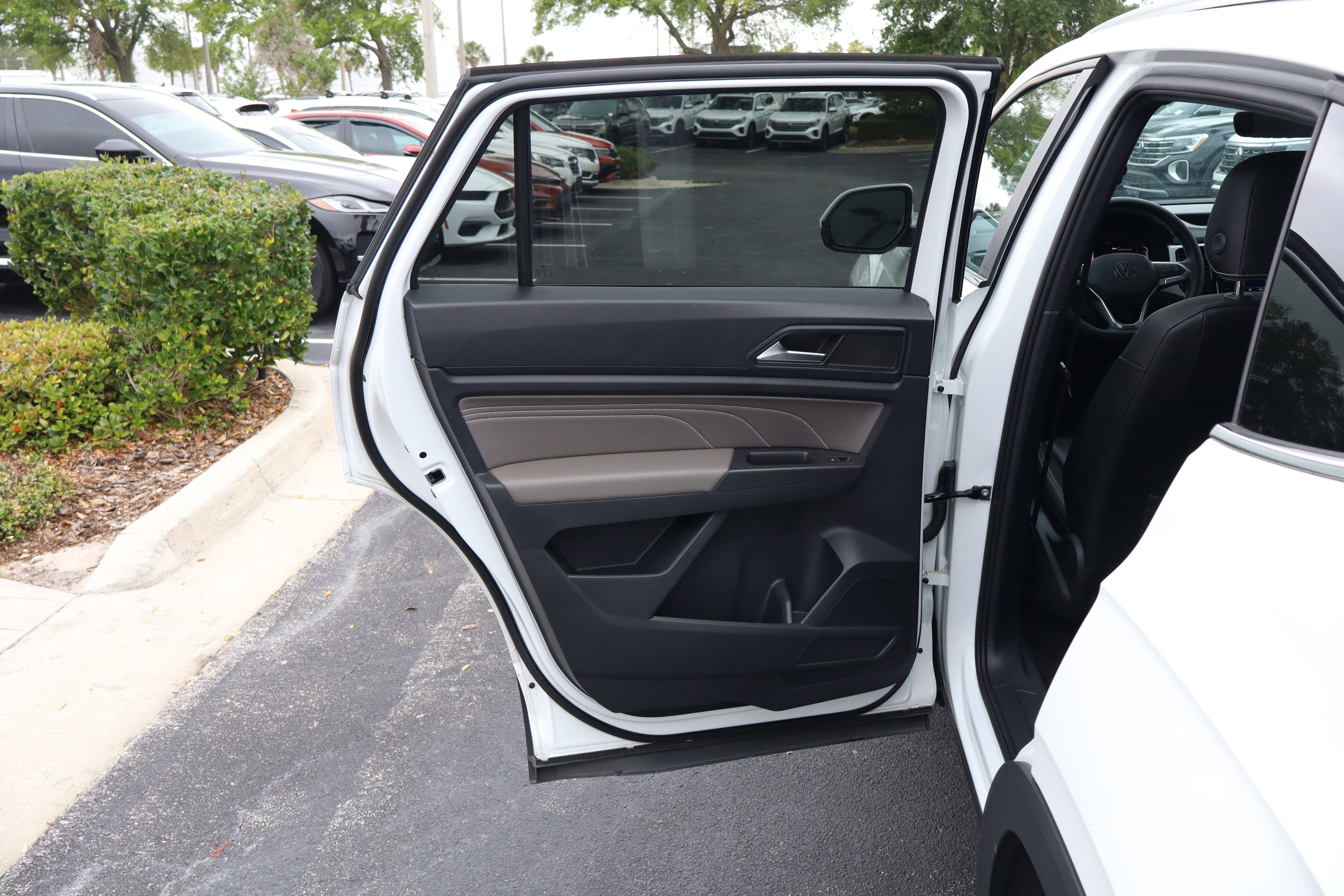 2023 Volkswagen Atlas Cross Sport 2.0T SE w/Technology