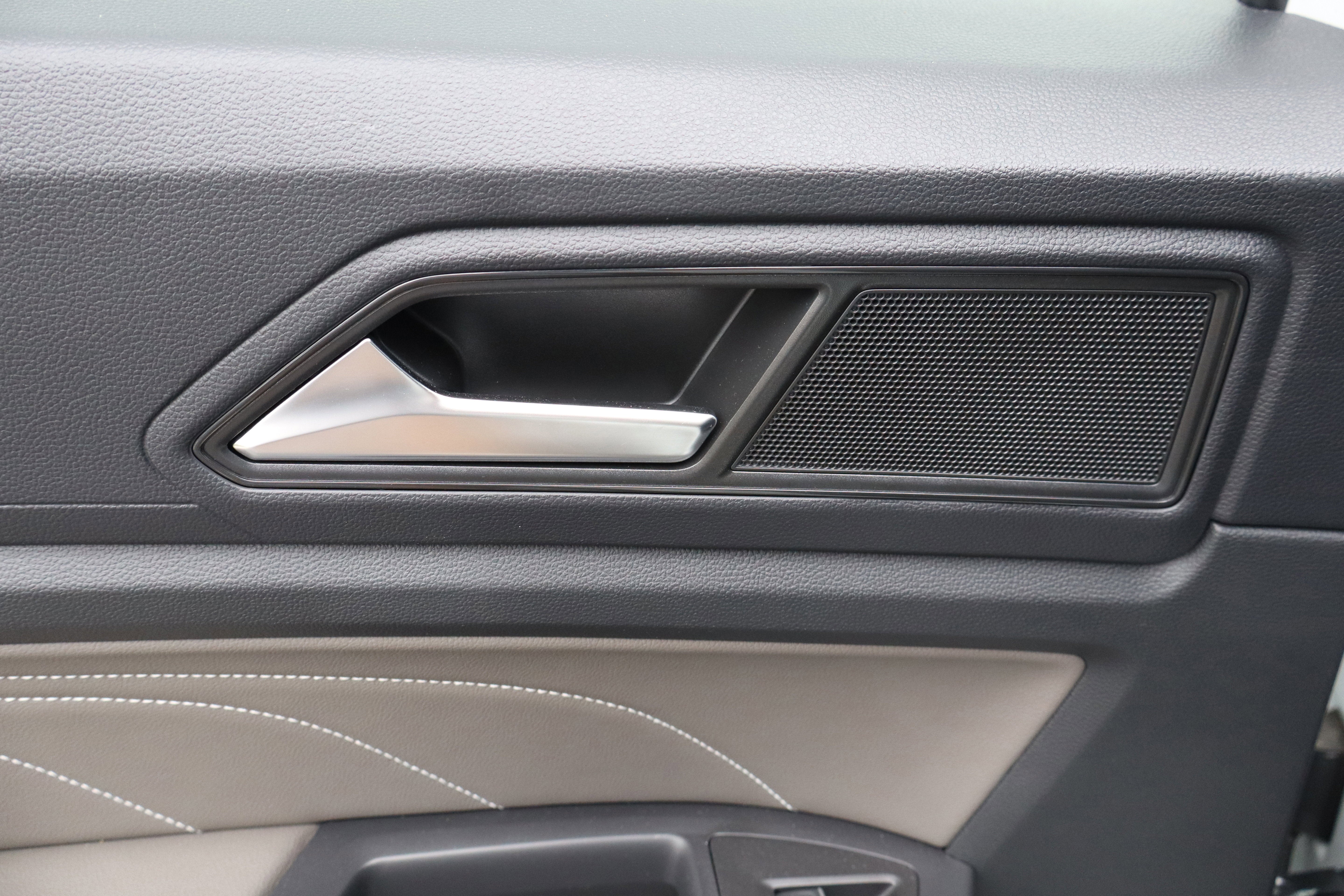 2023 Volkswagen Atlas Cross Sport 2.0T SE w/Technology