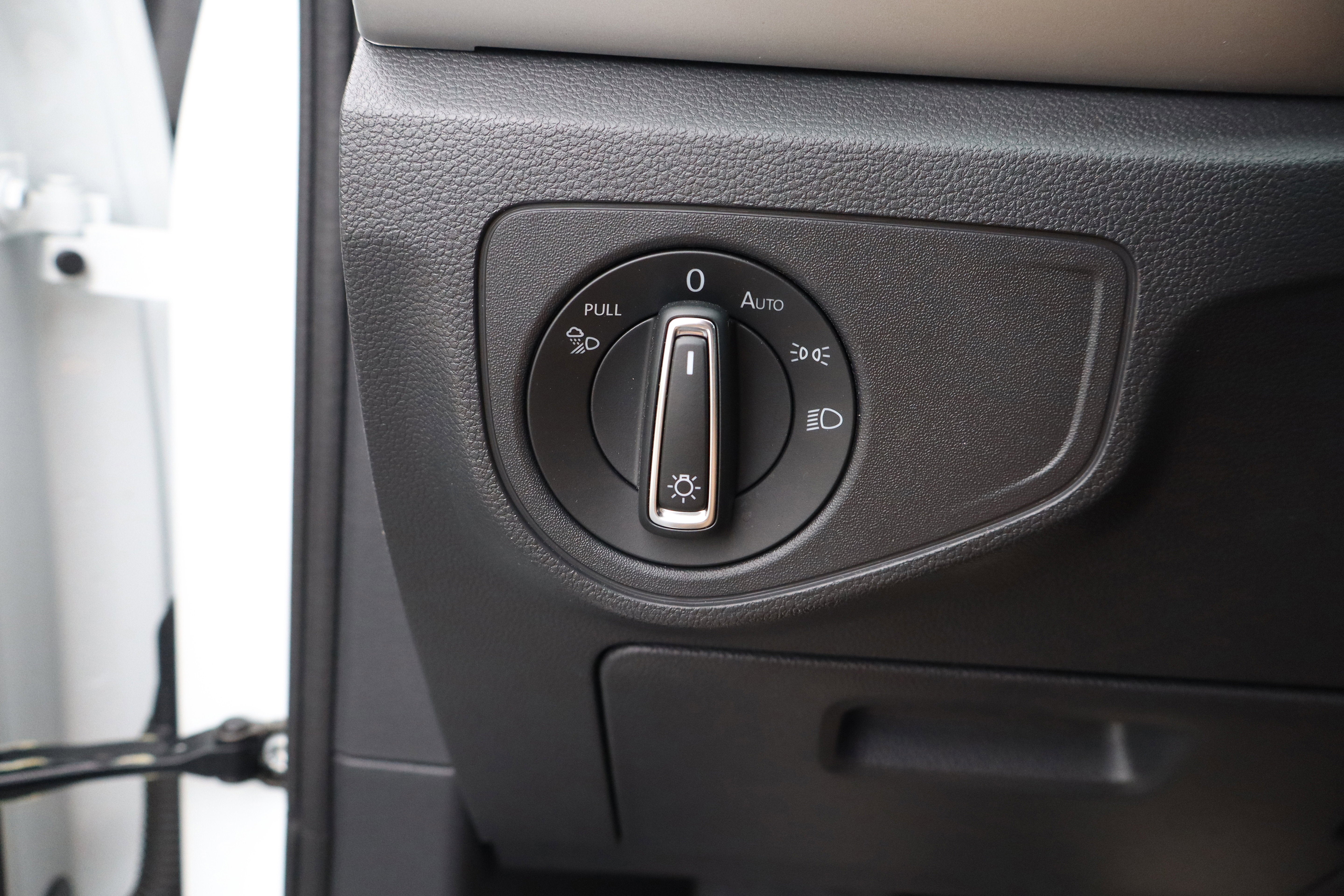 2023 Volkswagen Atlas Cross Sport 2.0T SE w/Technology