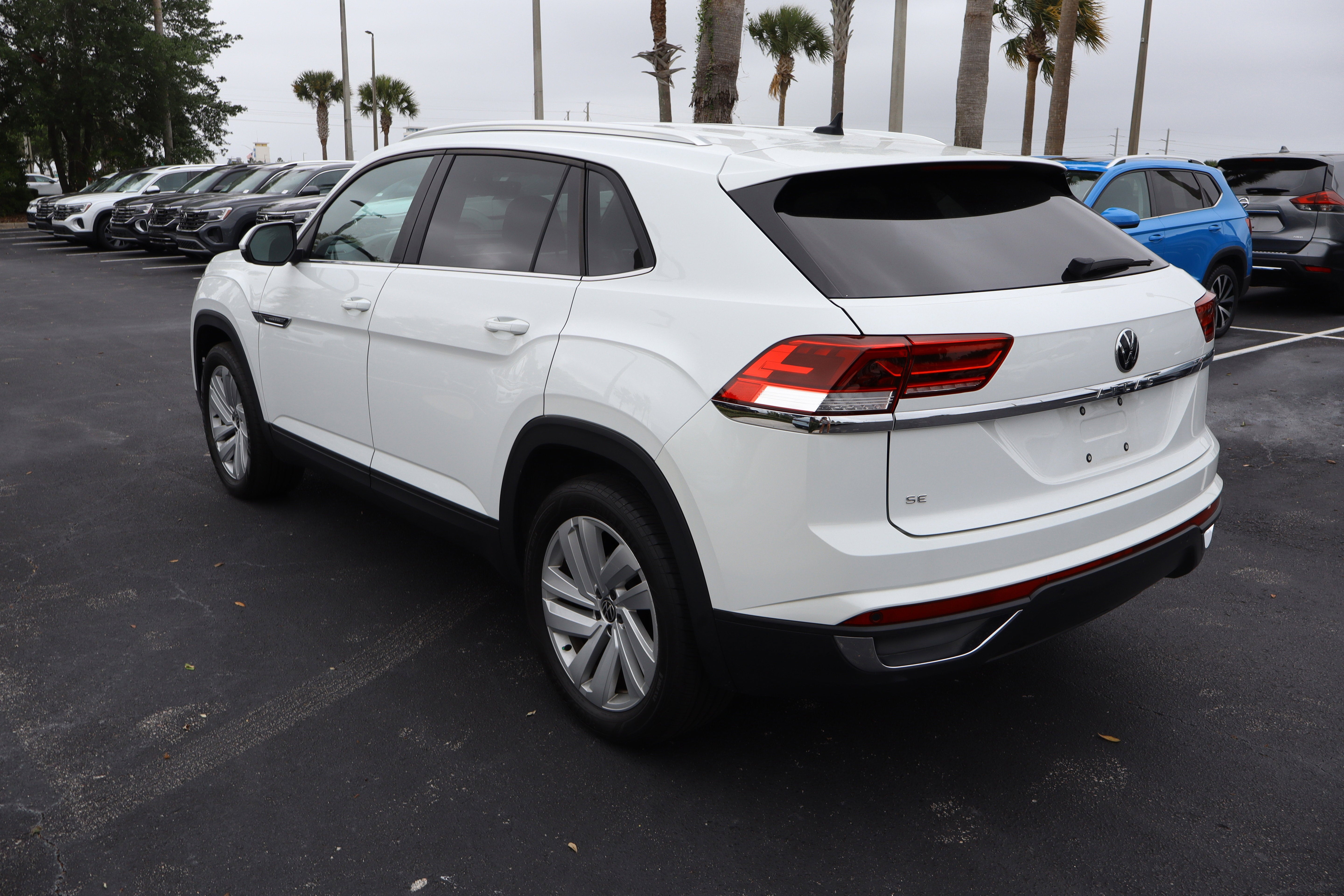 2023 Volkswagen Atlas Cross Sport 2.0T SE w/Technology