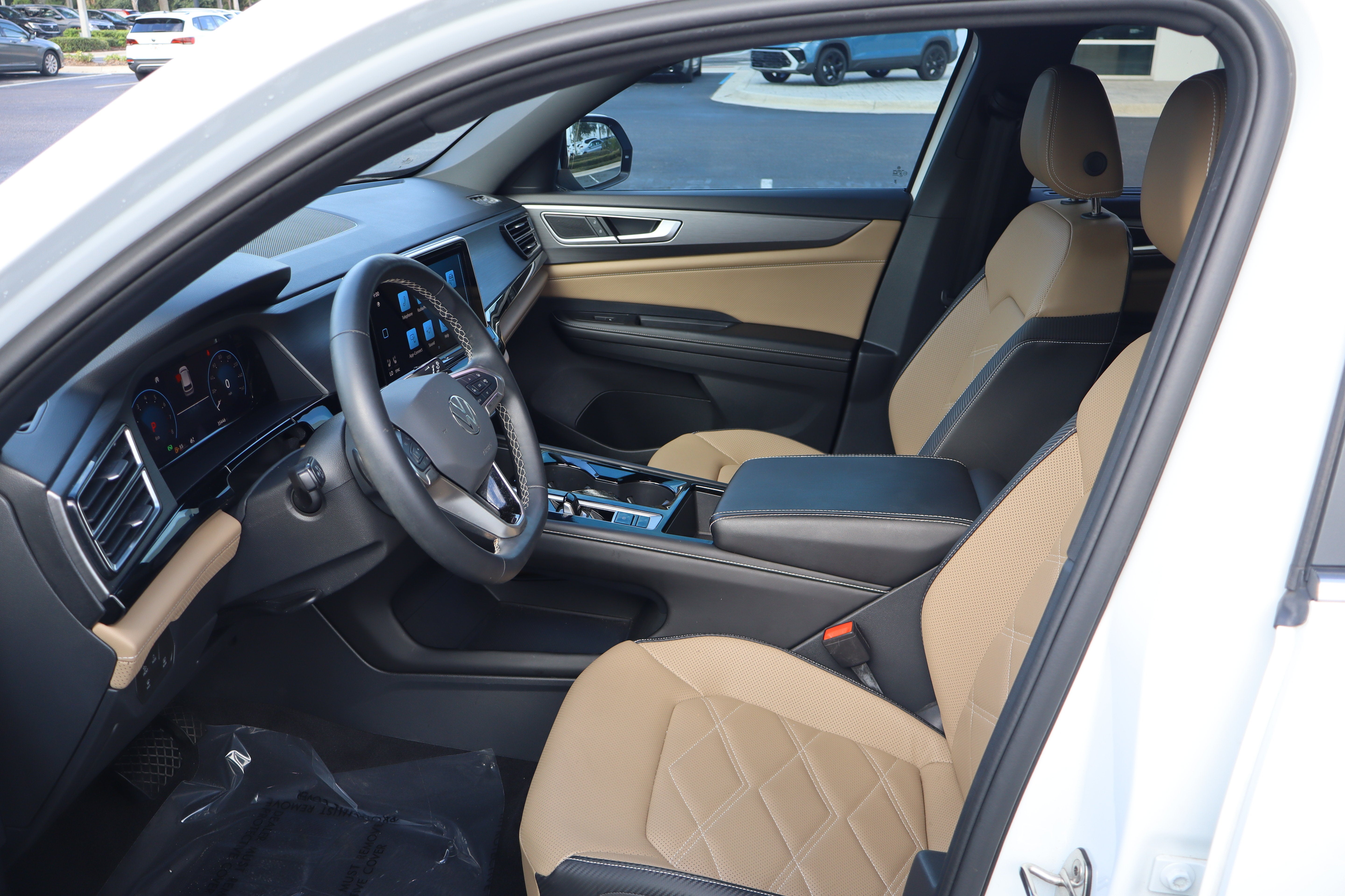 2024 Volkswagen Atlas Cross Sport 2.0T SE w/Technology