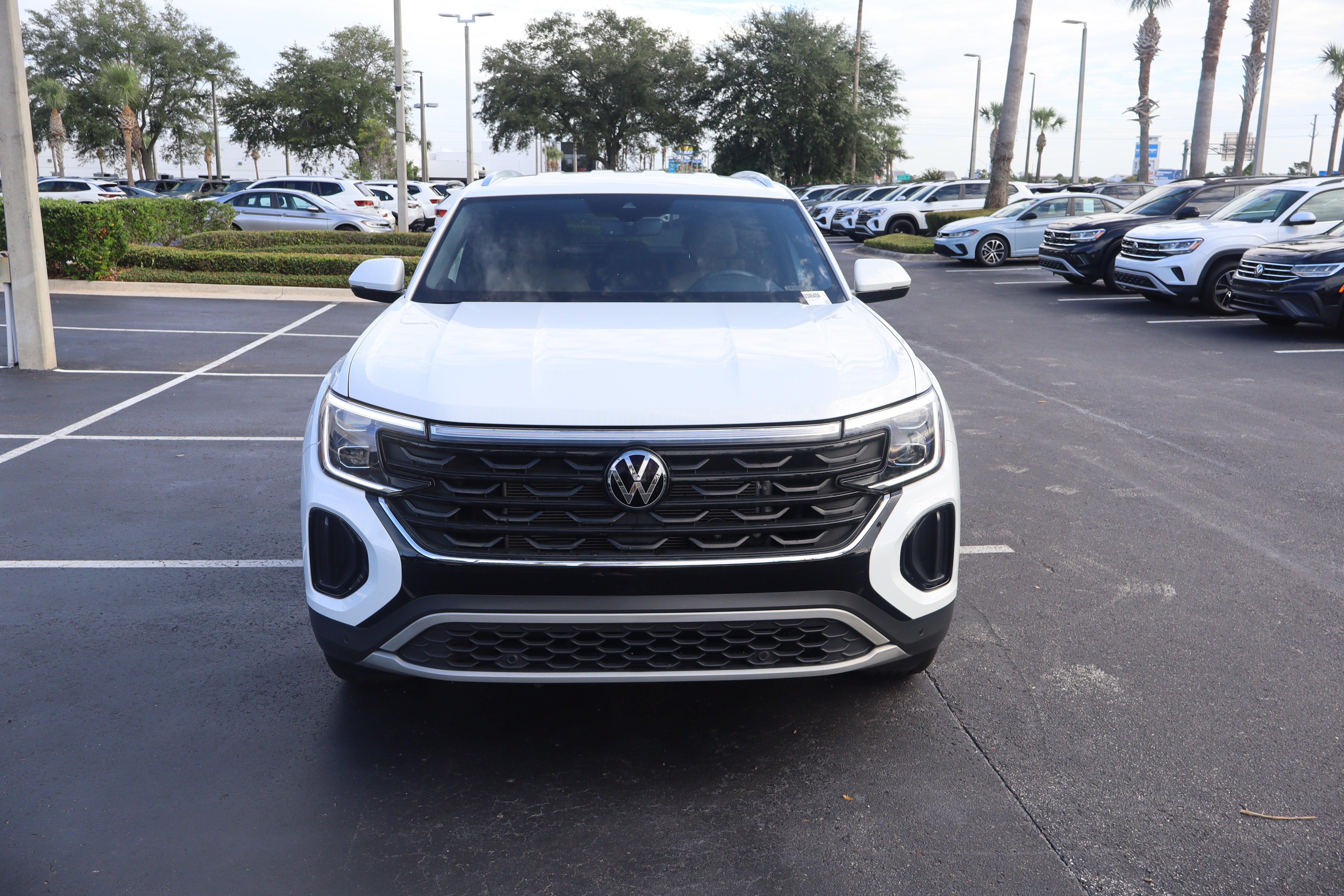 2024 Volkswagen Atlas Cross Sport 2.0T SE w/Technology