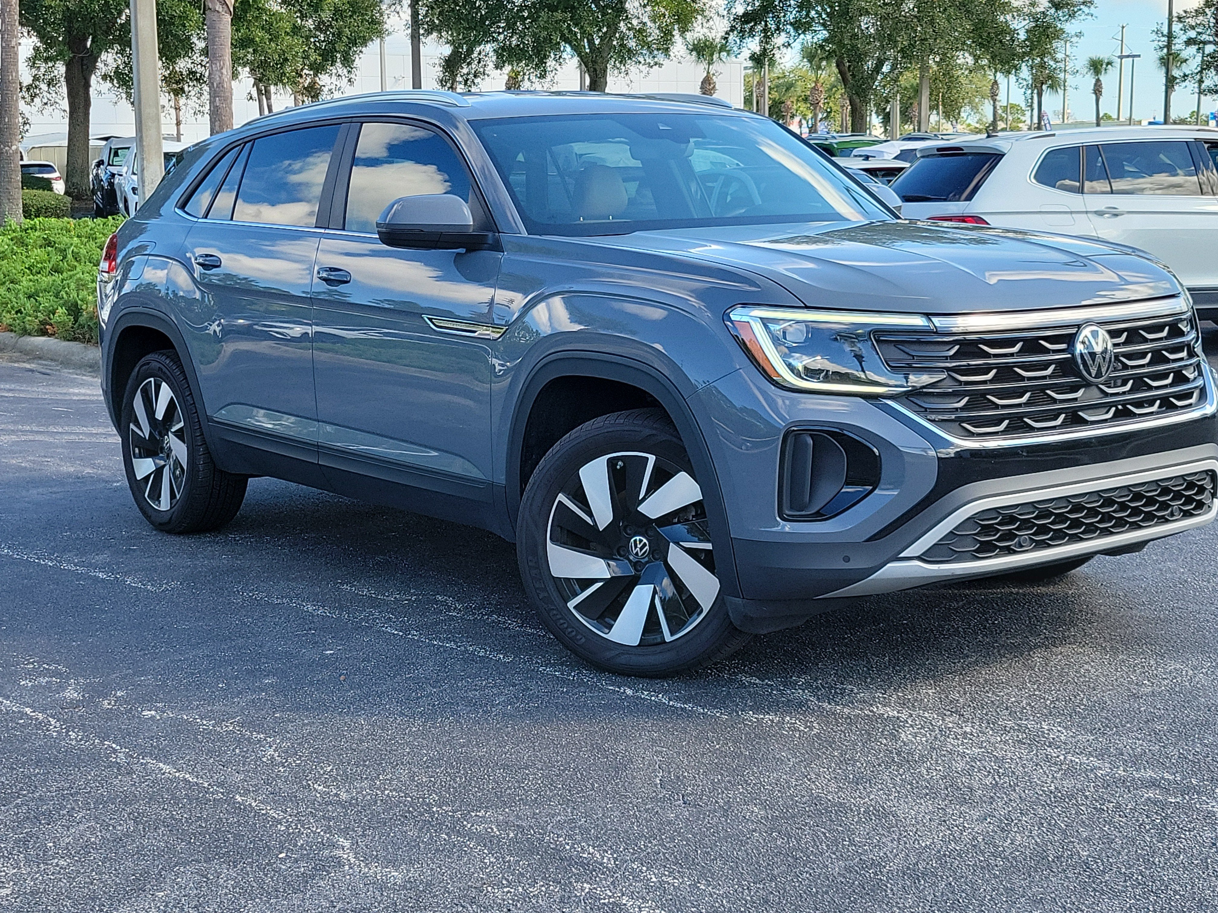 2024 Volkswagen Atlas Cross Sport 2.0T SE w/Technology