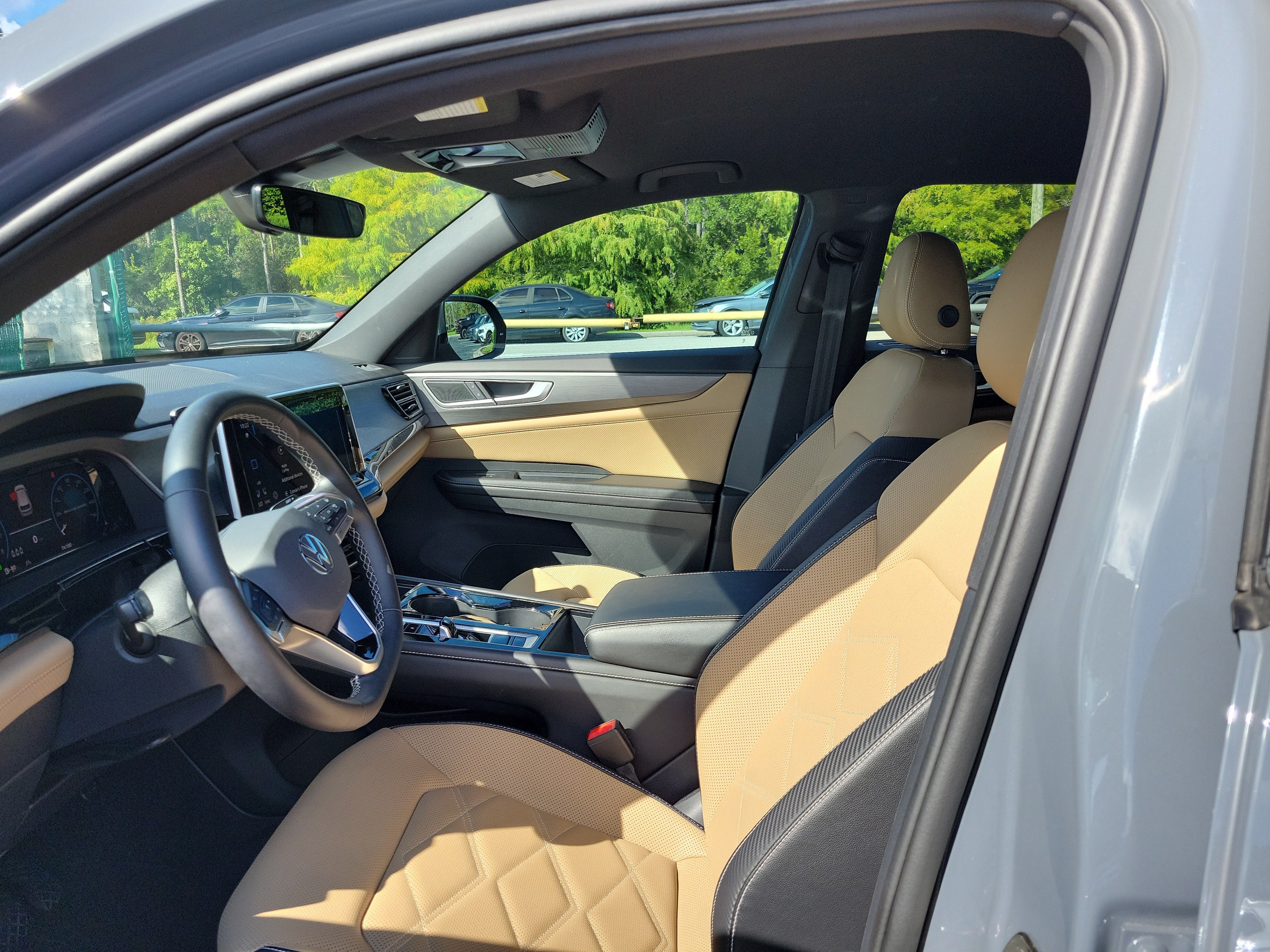 2024 Volkswagen Atlas Cross Sport 2.0T SE w/Technology