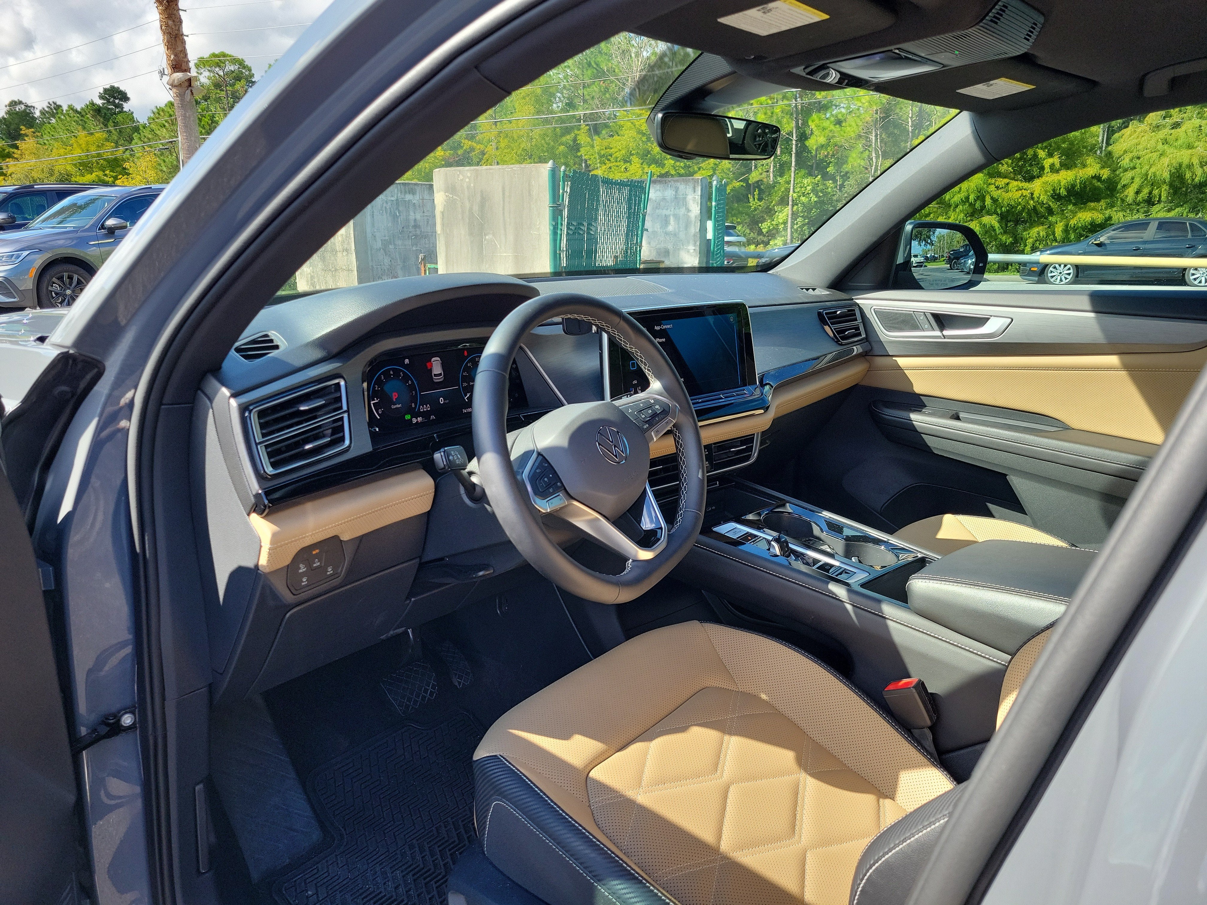 2024 Volkswagen Atlas Cross Sport 2.0T SE w/Technology