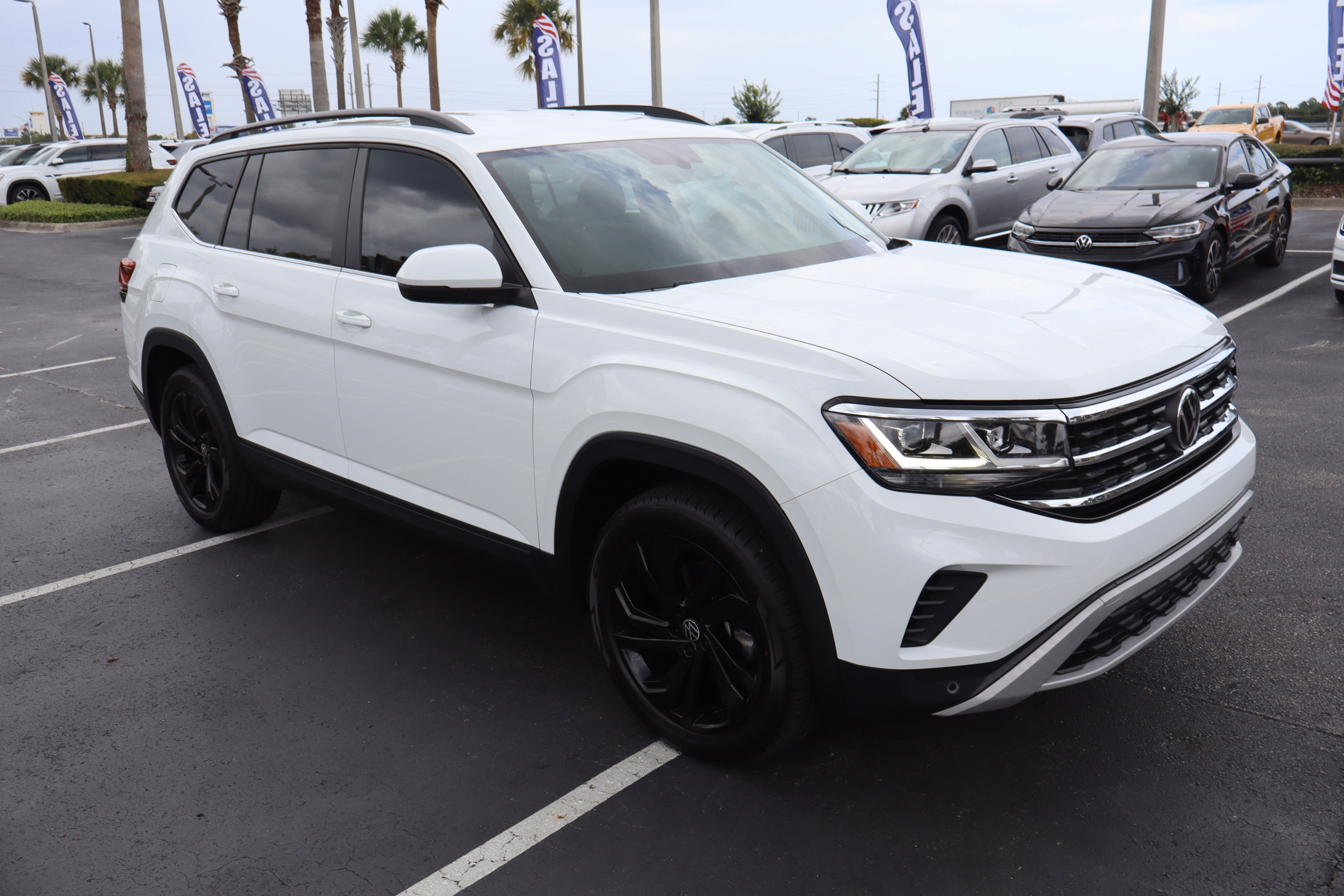 2023 Volkswagen Atlas 2.0T SE w/Technology