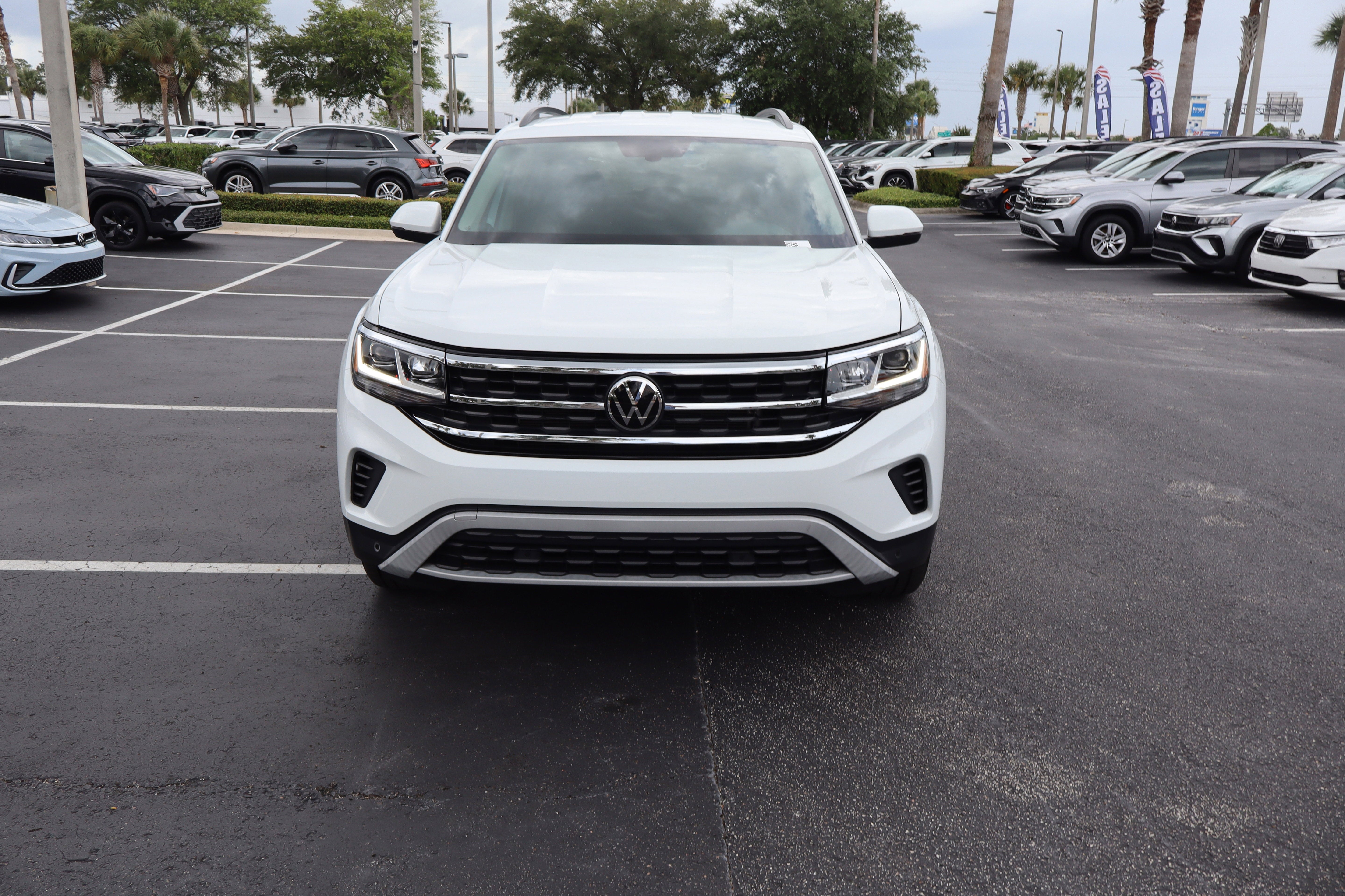 2023 Volkswagen Atlas 2.0T SE w/Technology