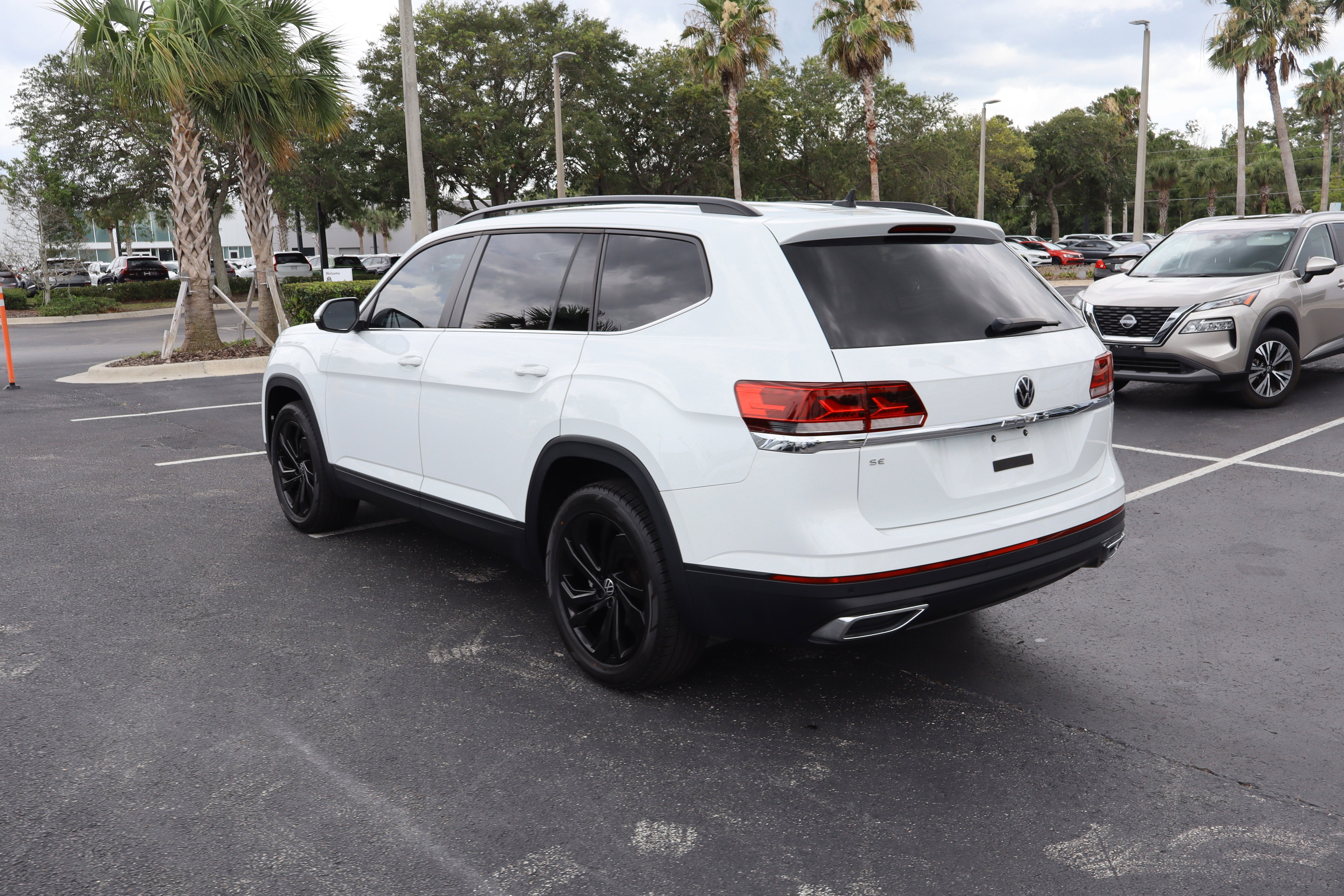 2023 Volkswagen Atlas 2.0T SE w/Technology