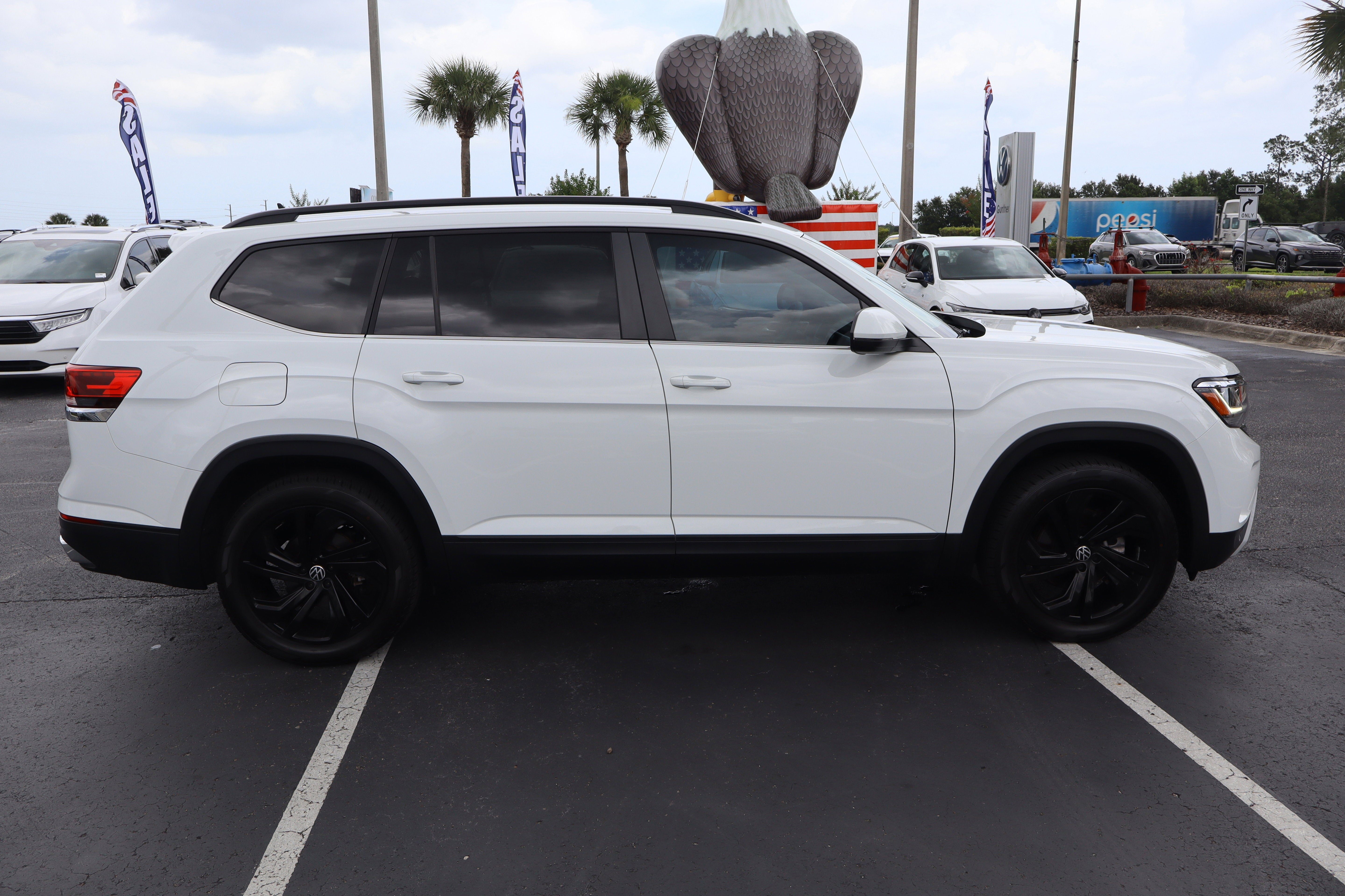 2023 Volkswagen Atlas 2.0T SE w/Technology