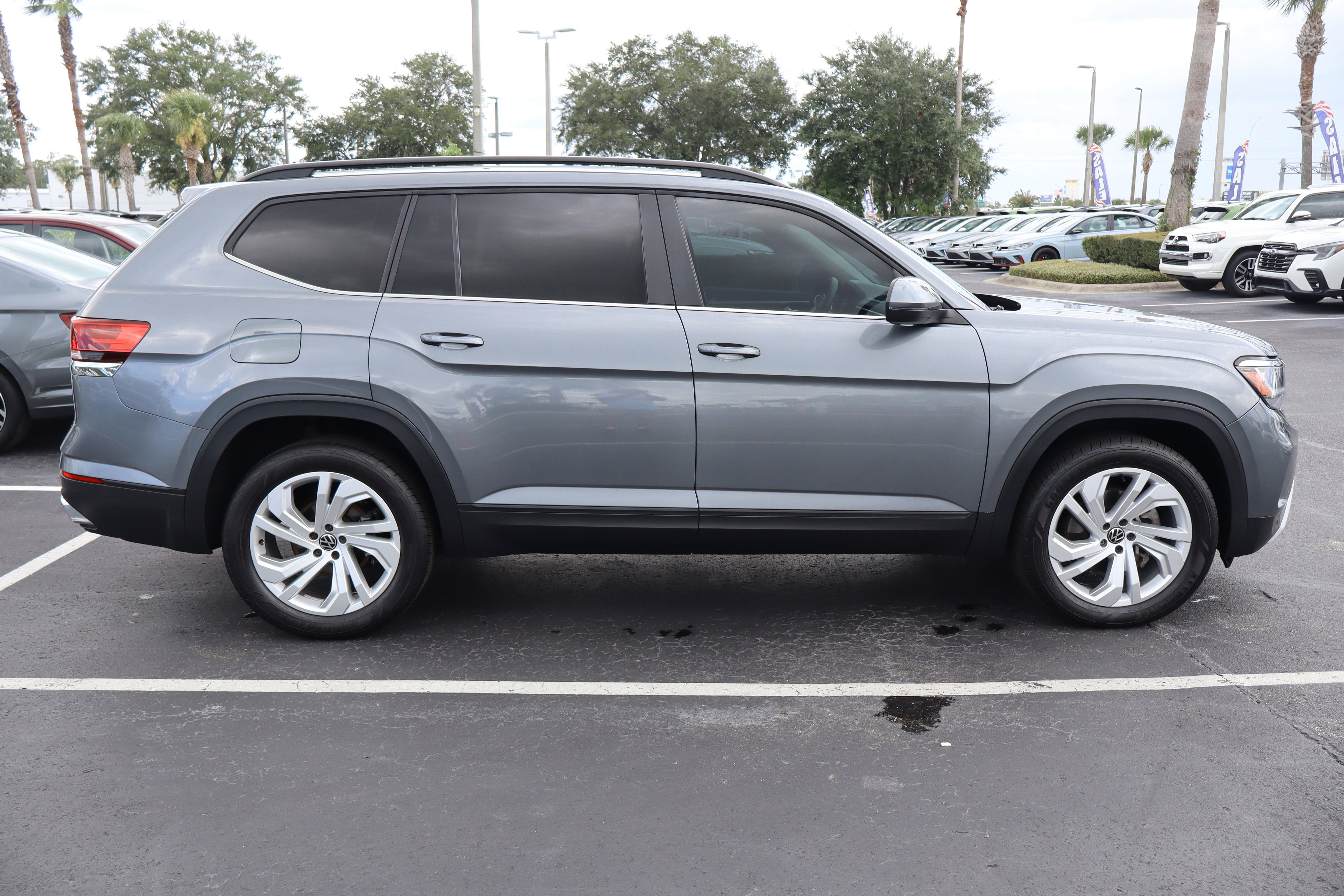 2021 Volkswagen Atlas 3.6L V6 SE w/Technology