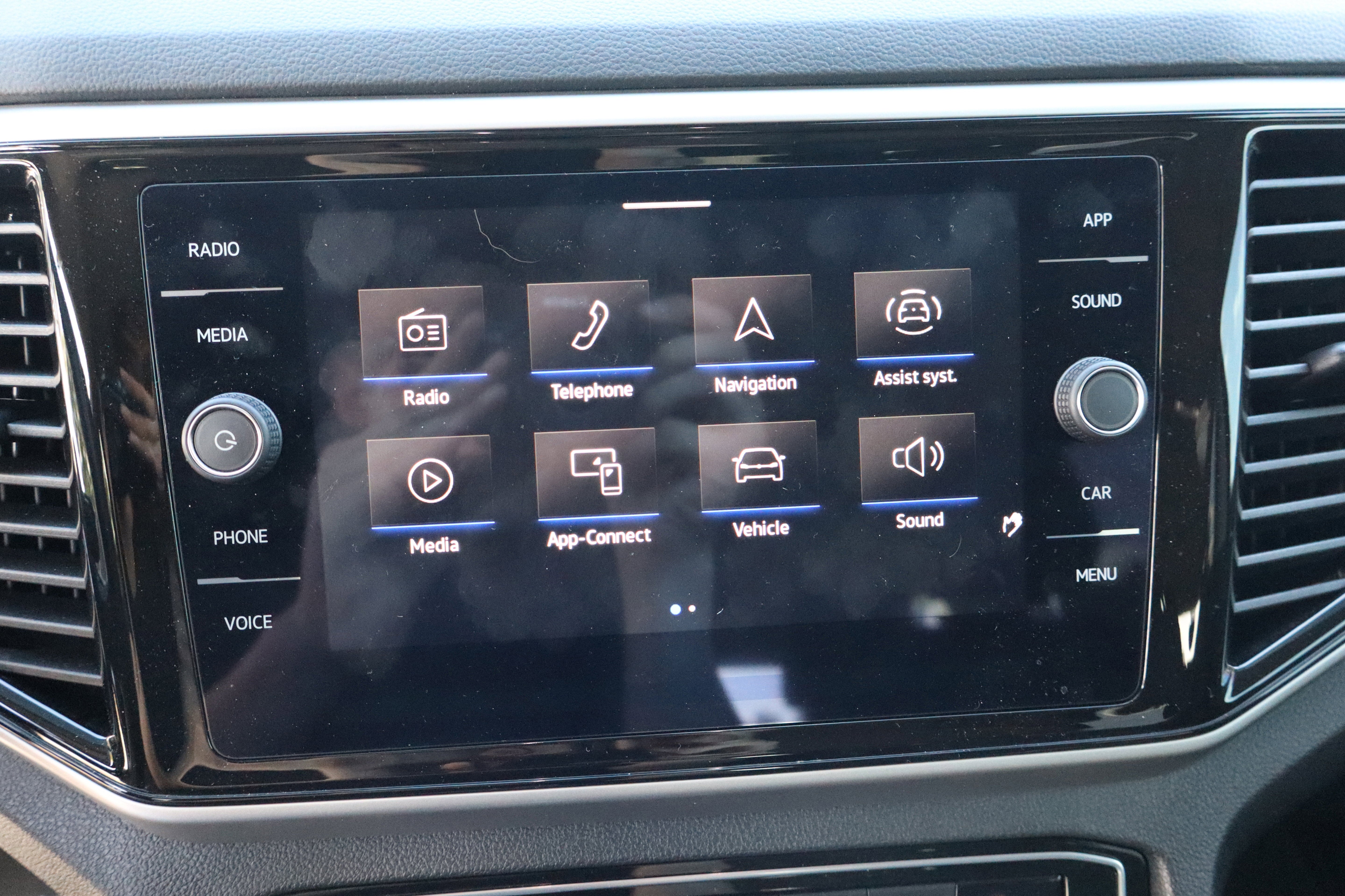 2023 Volkswagen Atlas 3.6L V6 SE w/Technology