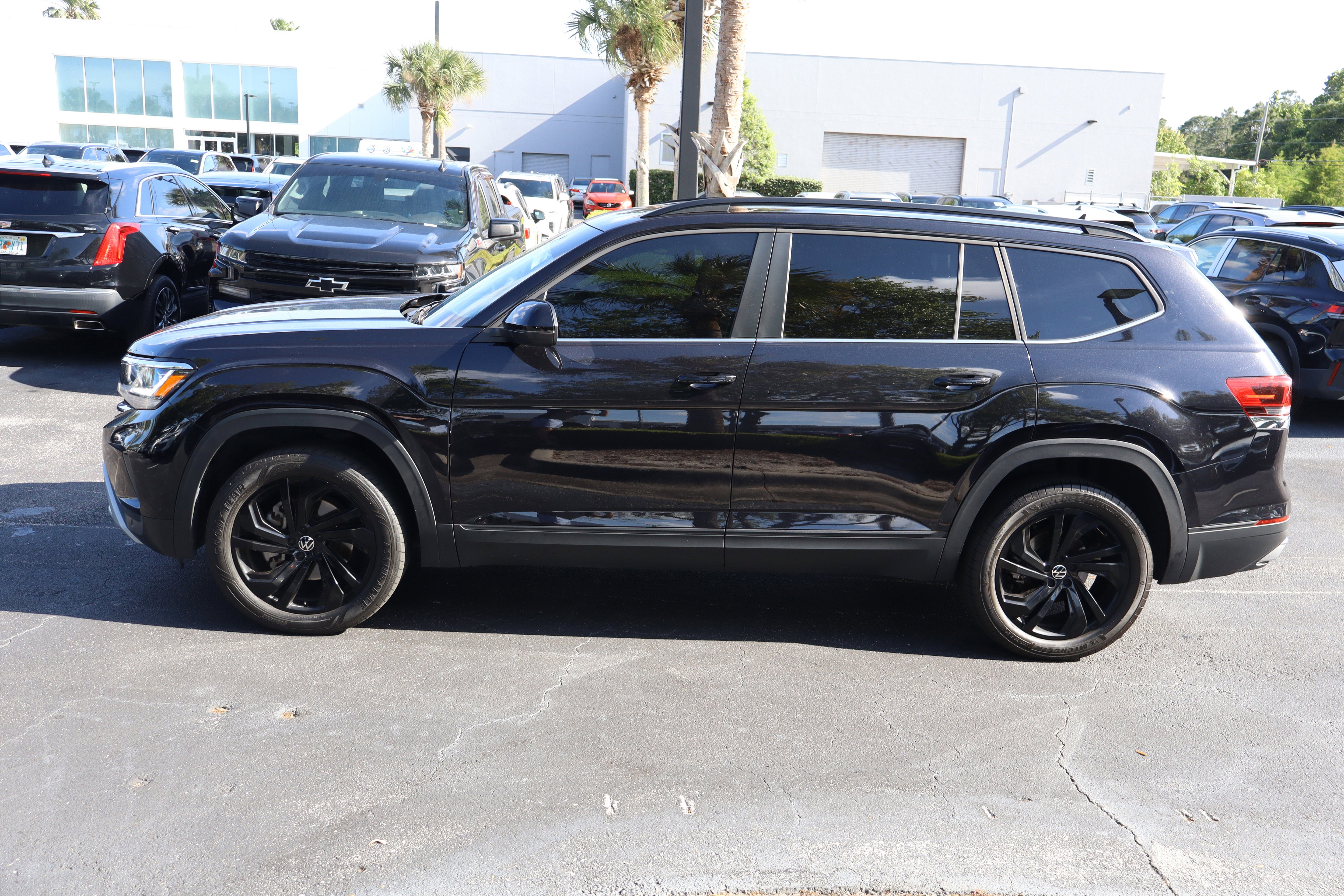 2023 Volkswagen Atlas 3.6L V6 SE w/Technology
