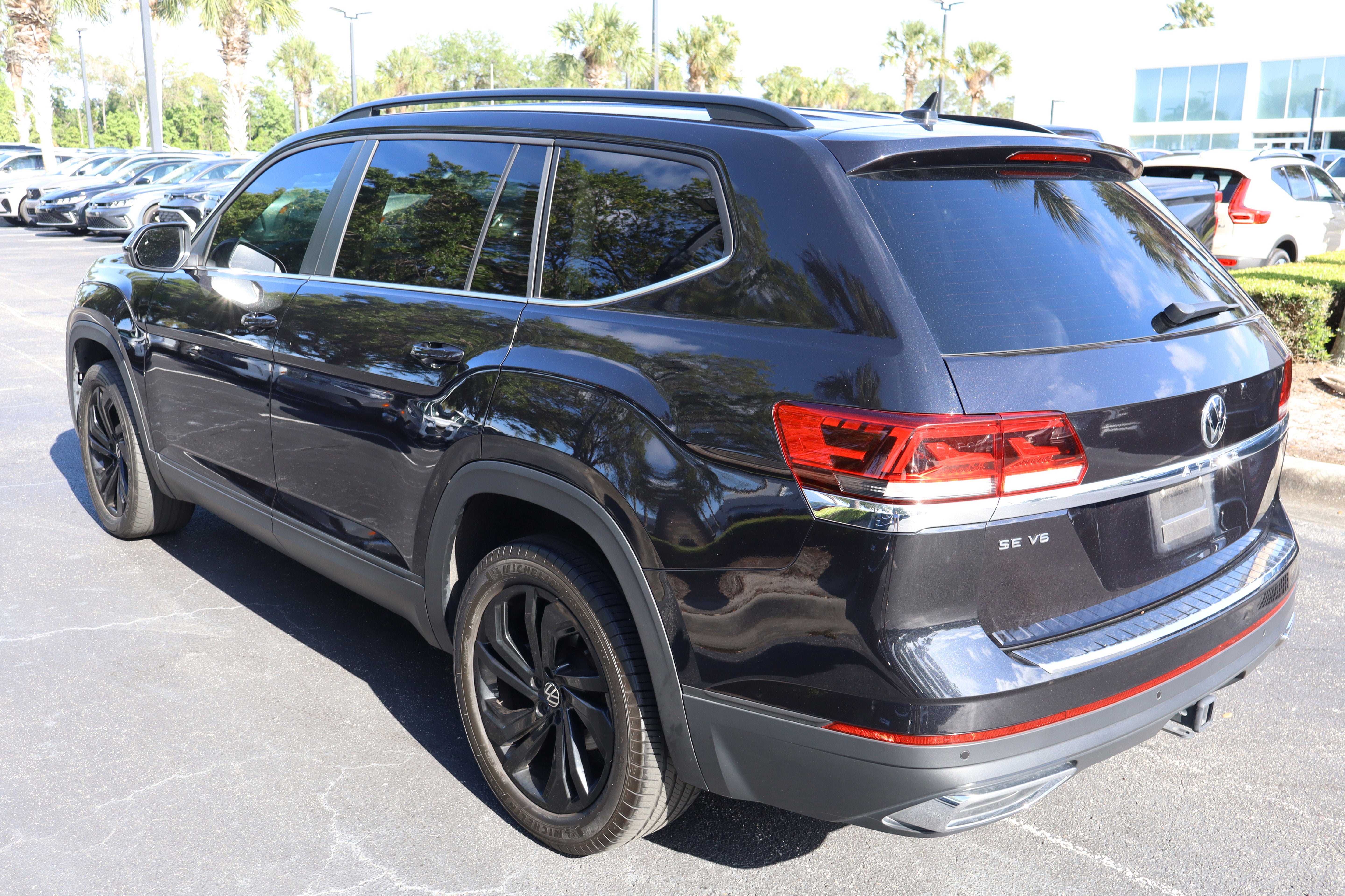 2023 Volkswagen Atlas 3.6L V6 SE w/Technology