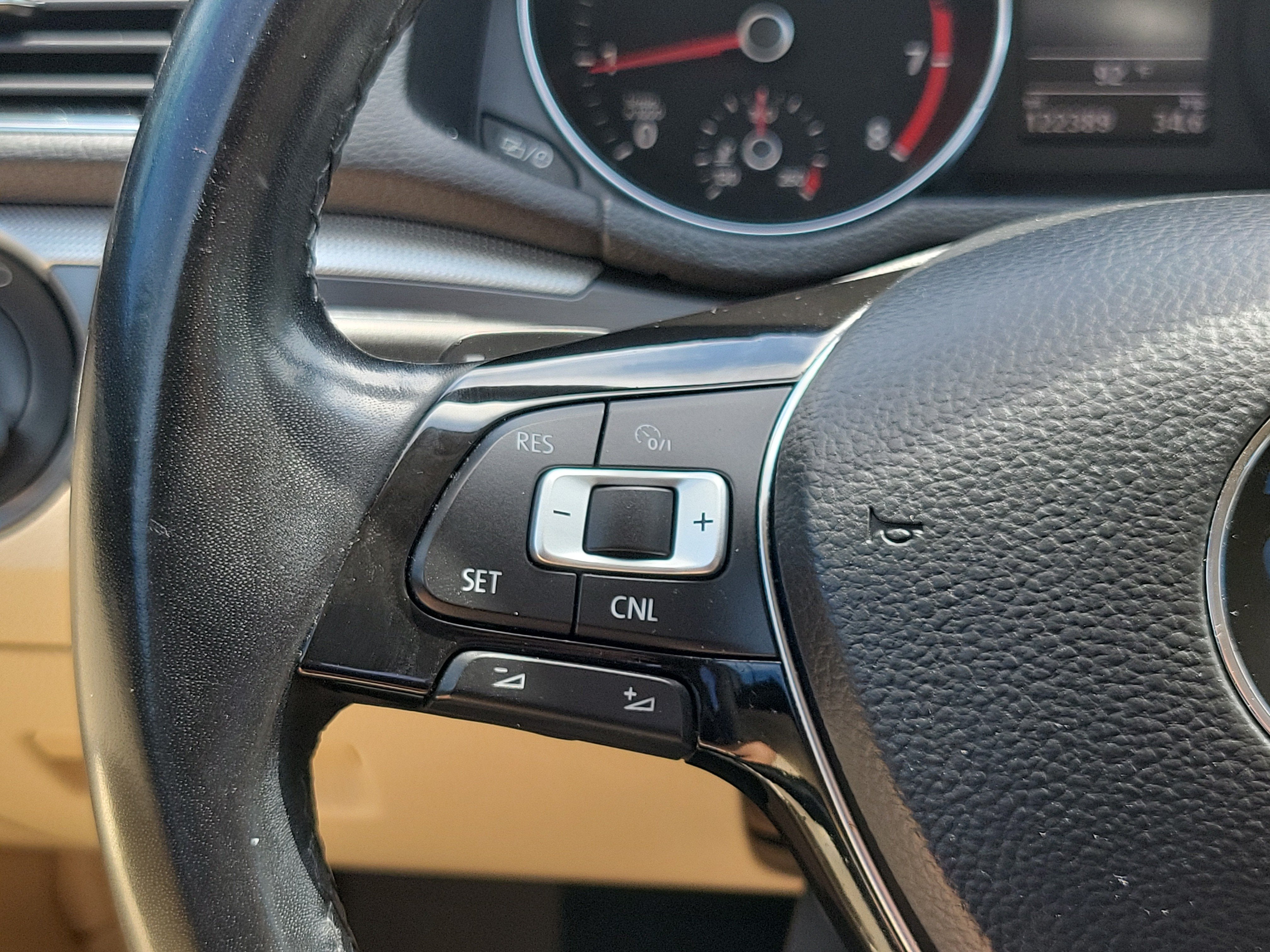 2017 Volkswagen Passat R-Line w/Comfort Pkg