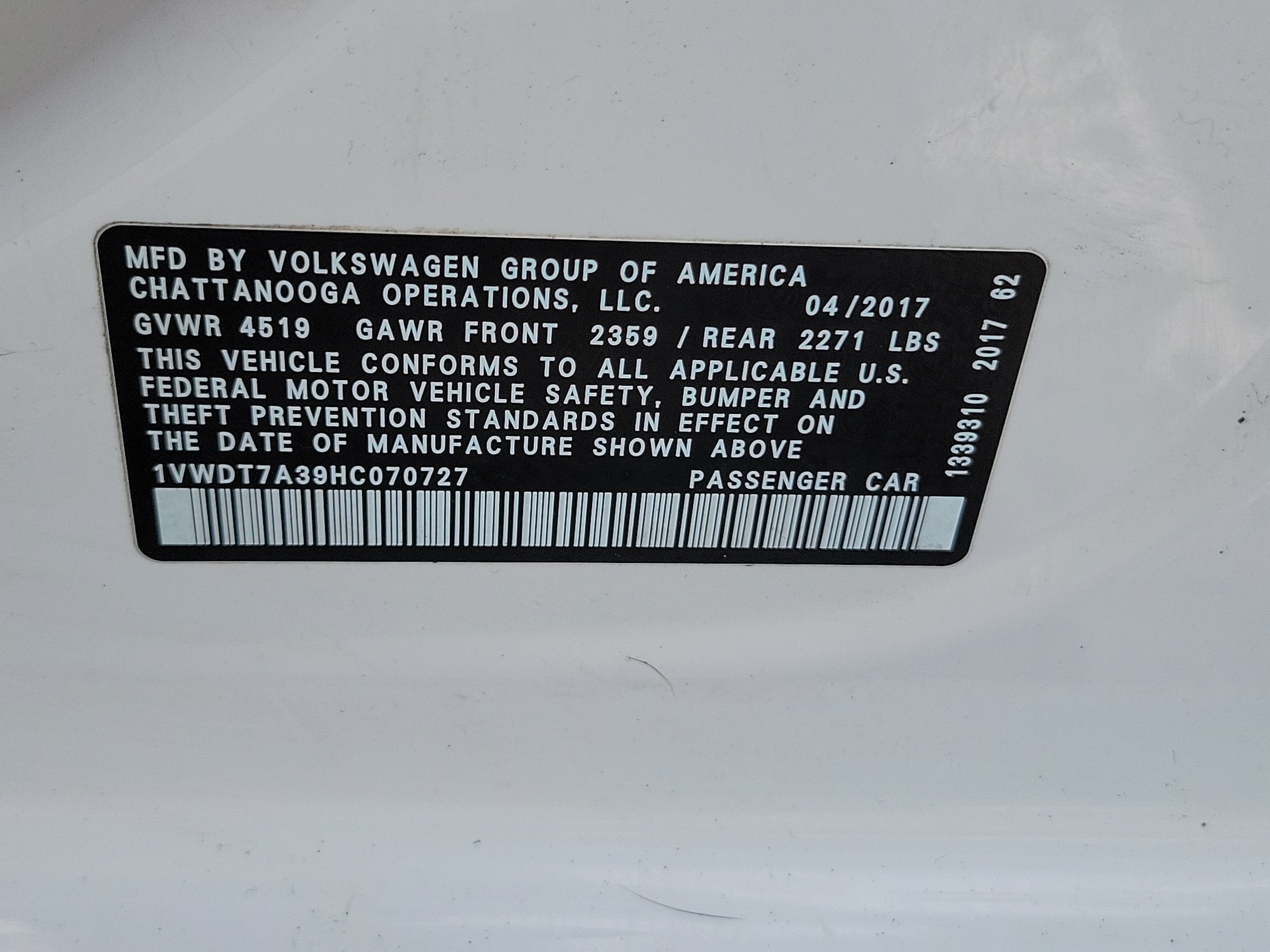 2017 Volkswagen Passat R-Line w/Comfort Pkg