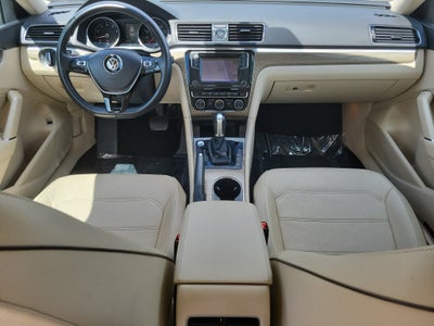 2017 Volkswagen Passat 1.8T SE w/Technology