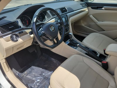 2017 Volkswagen Passat 1.8T SE w/Technology
