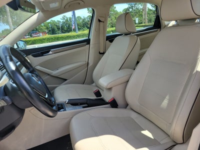 2017 Volkswagen Passat 1.8T SE w/Technology