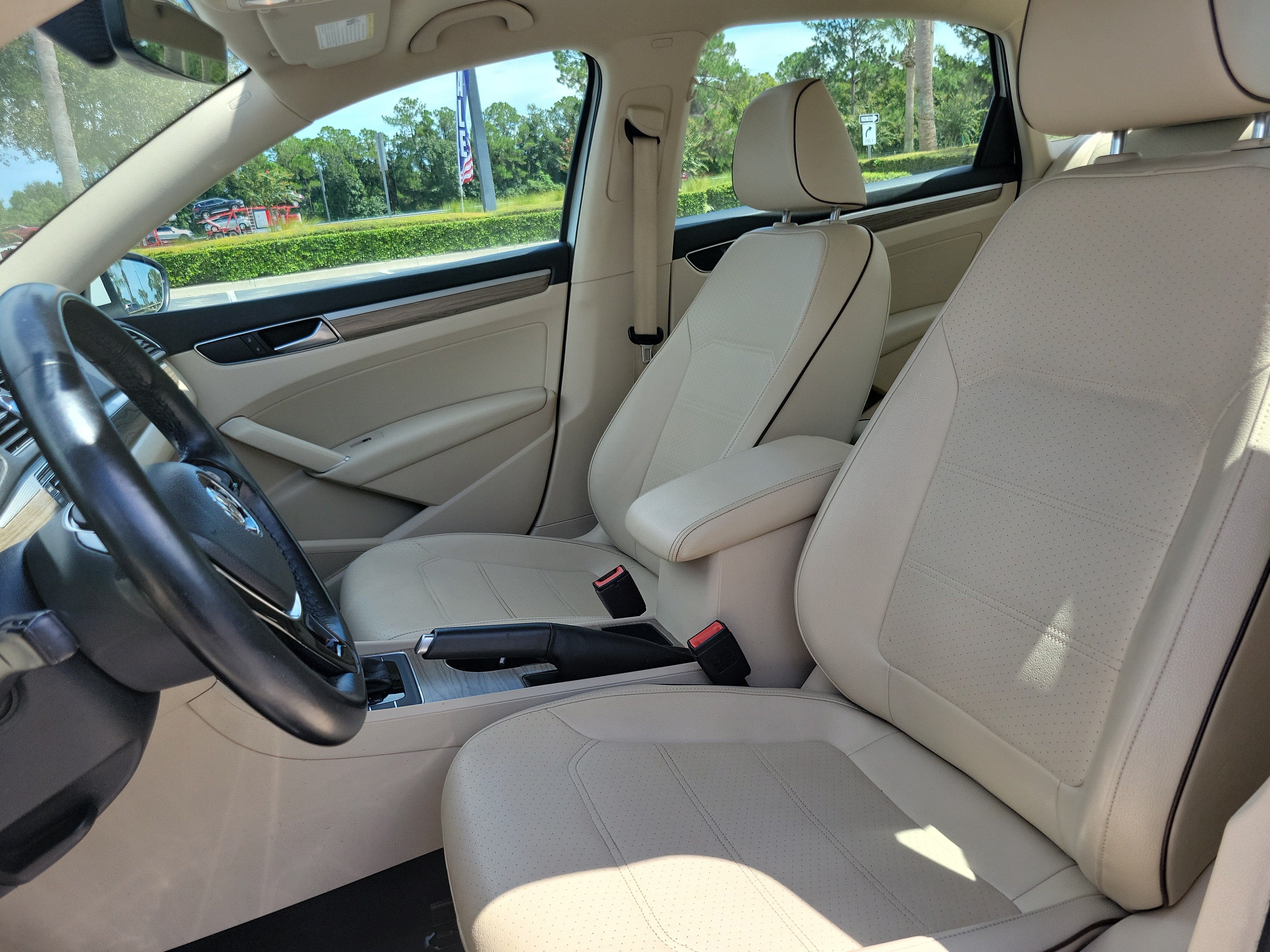 2017 Volkswagen Passat 1.8T SE w/Technology