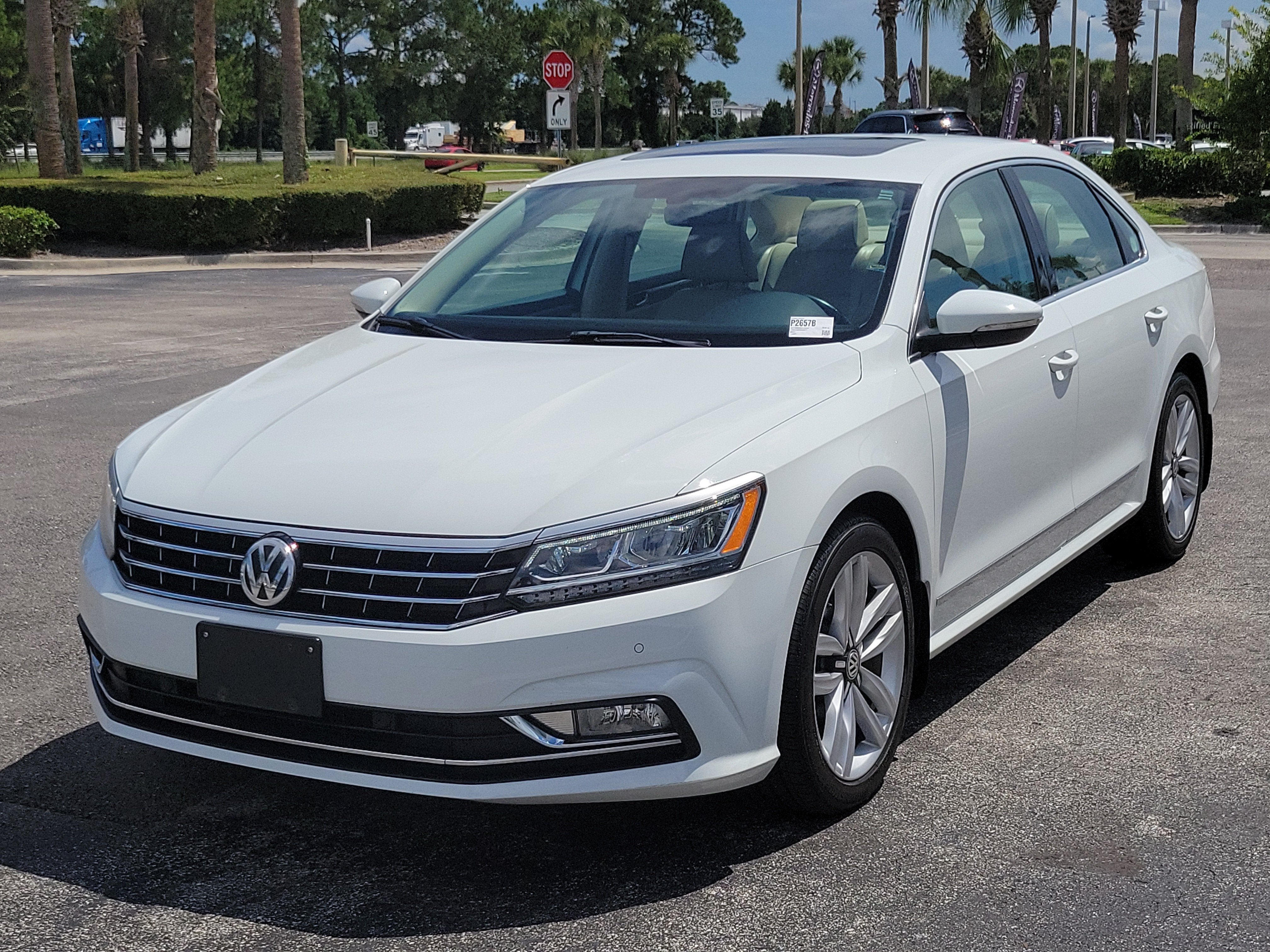 2017 Volkswagen Passat 1.8T SE w/Technology